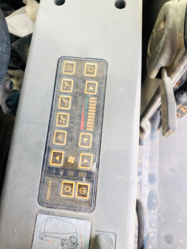 2006 HYUNDAI 360C-7 AUTOMATIC TRACKED-EXCAVATOR