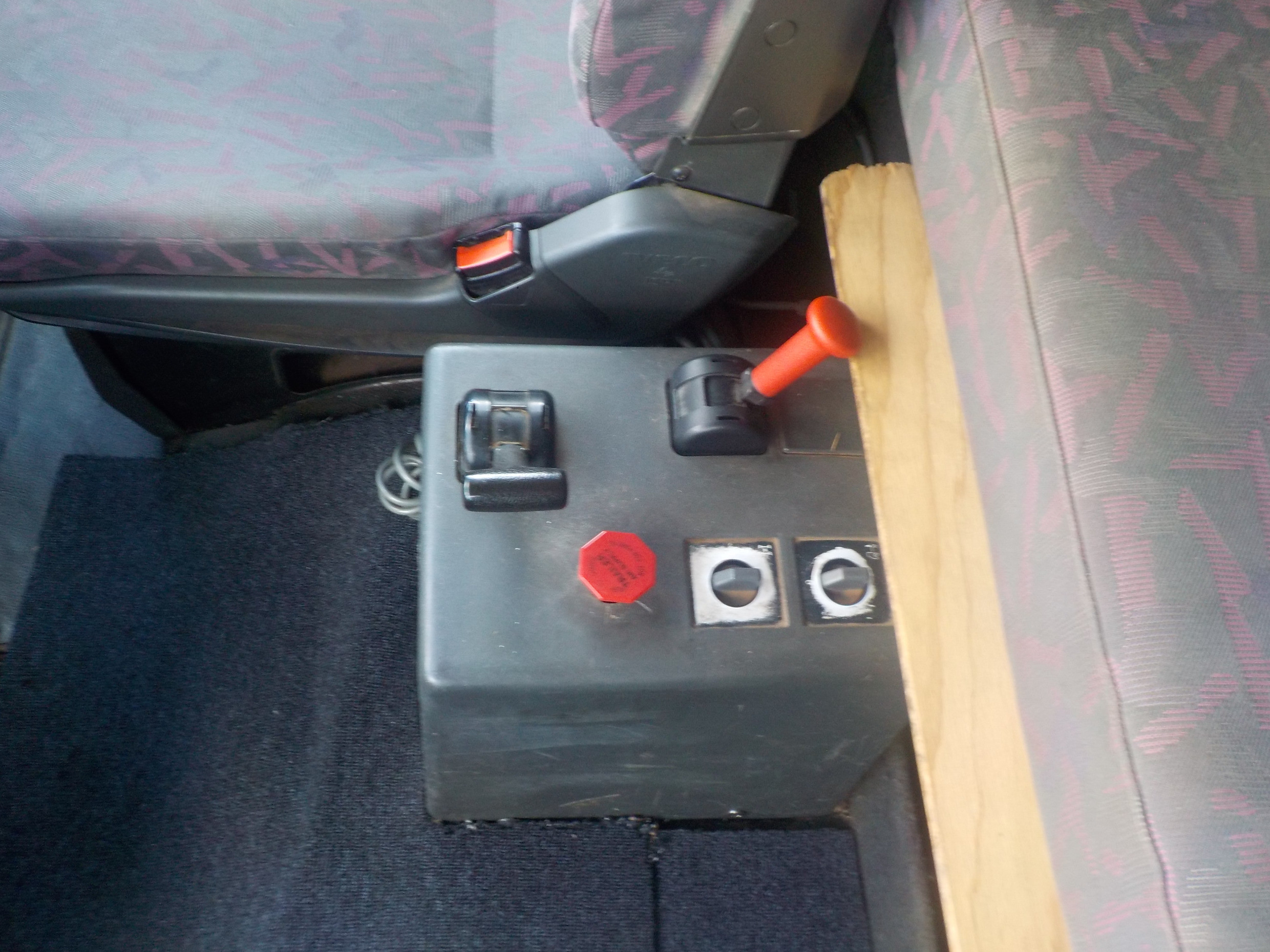 2002 IVECO POWERSTAR 6700 CRANE TRUCK
