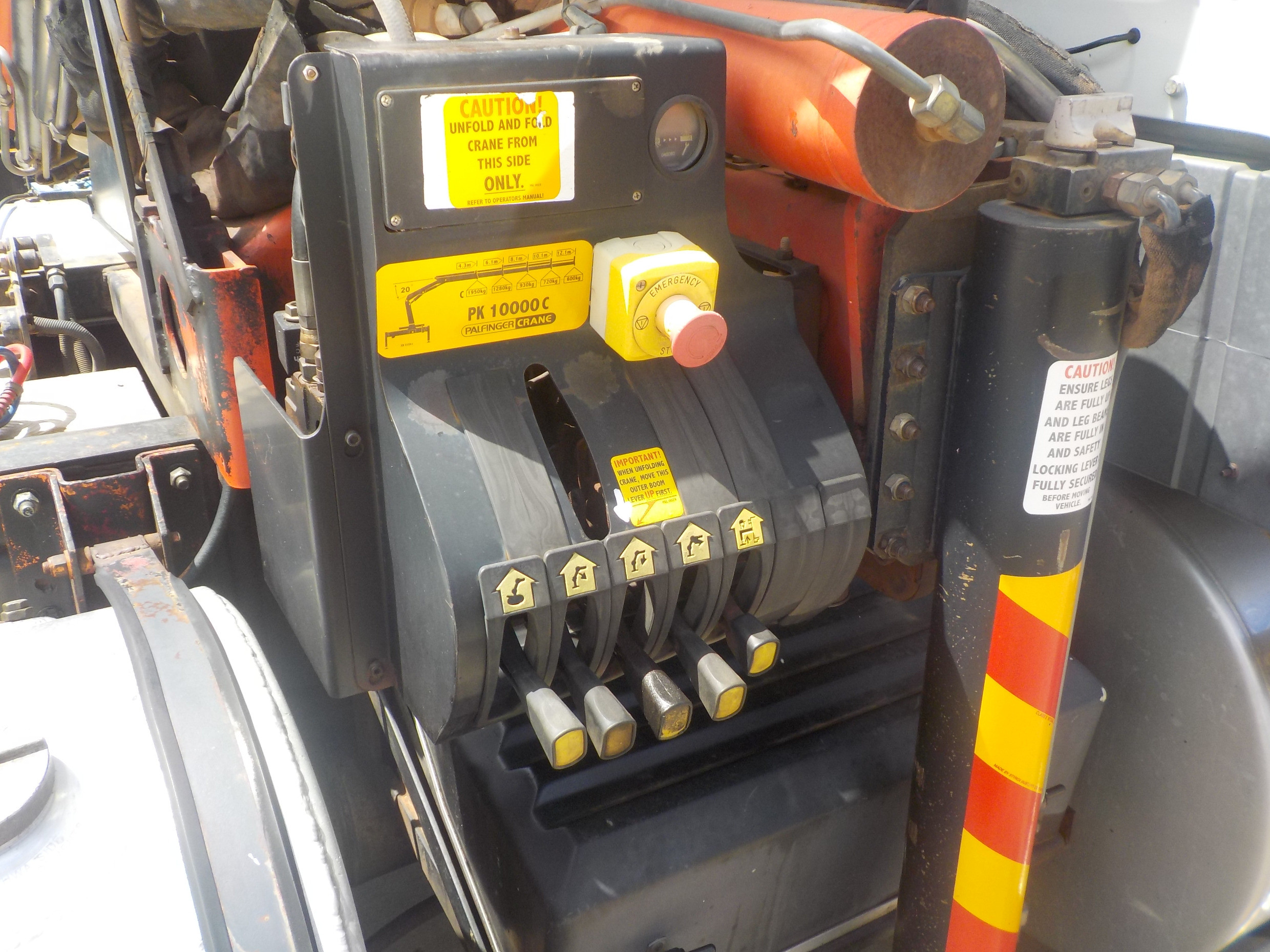 2002 IVECO POWERSTAR 6700 CRANE TRUCK