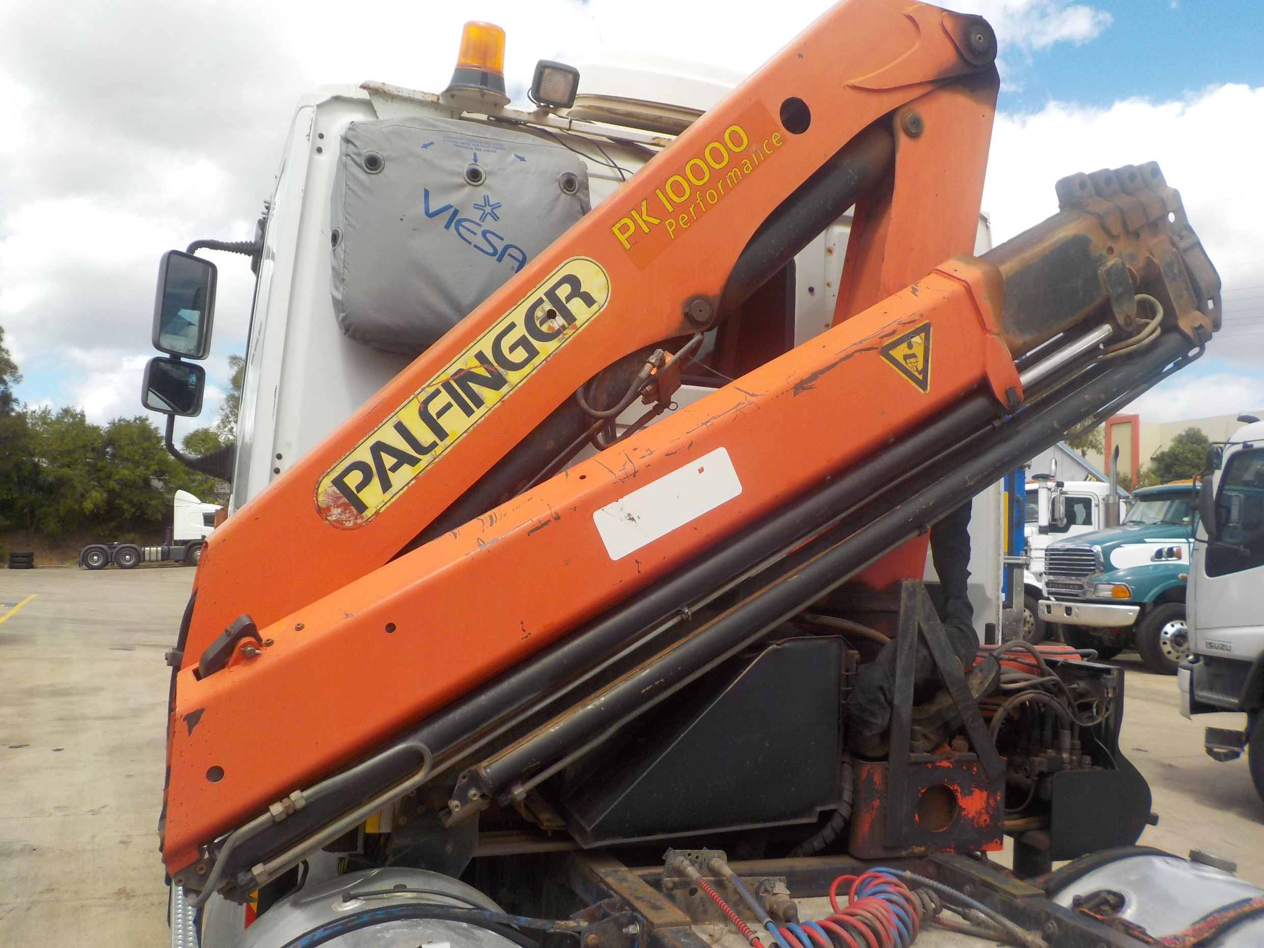 2002 IVECO POWERSTAR 6700 CRANE TRUCK