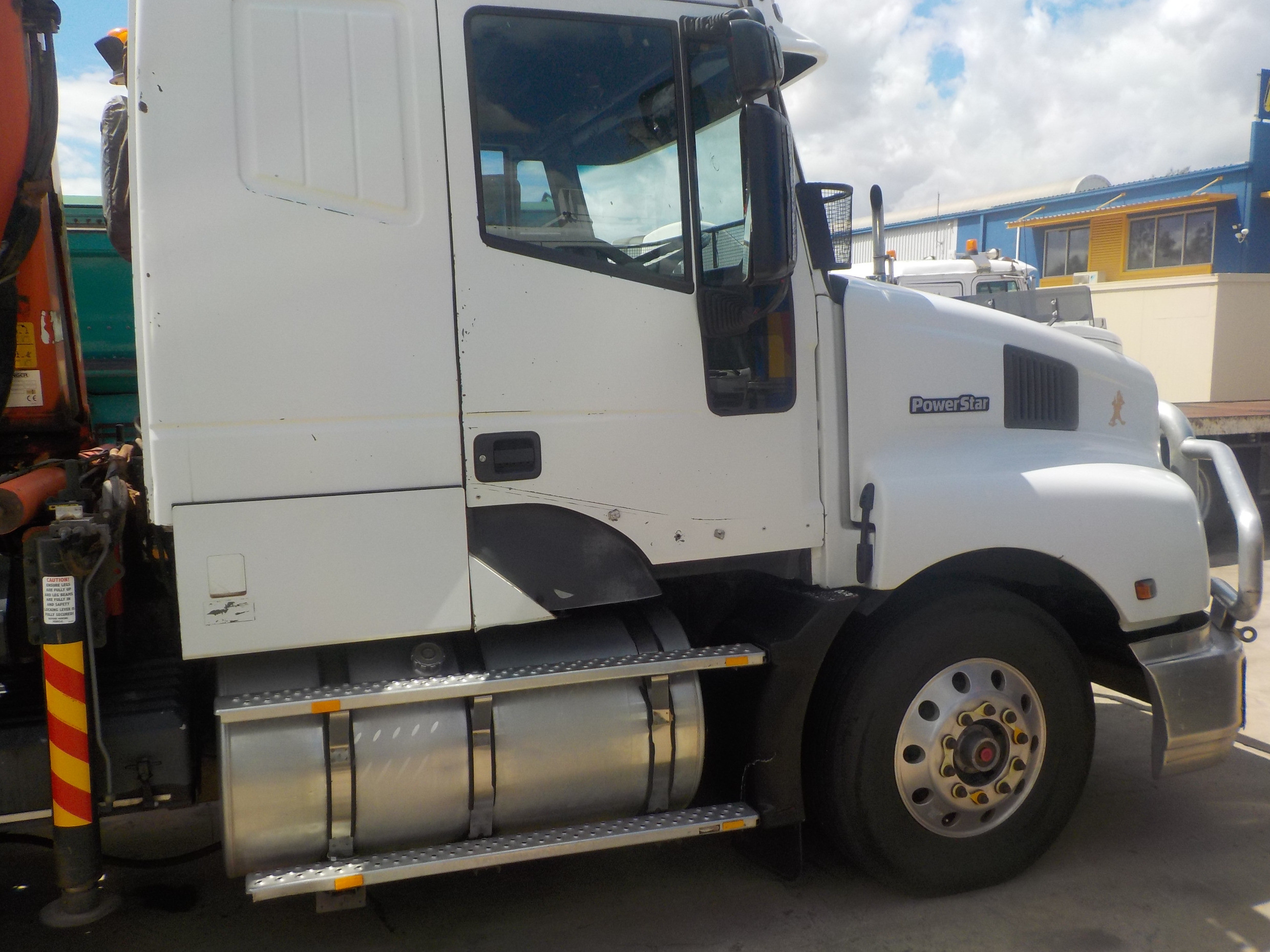 2002 IVECO POWERSTAR 6700 CRANE TRUCK