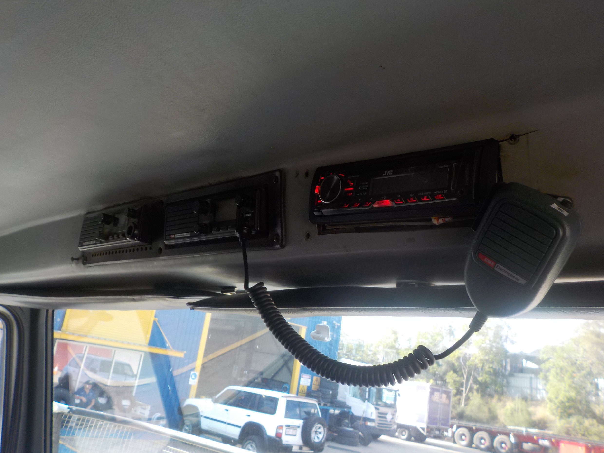 FREIGHTLINER FL106 MANUAL CRANE TRUCK