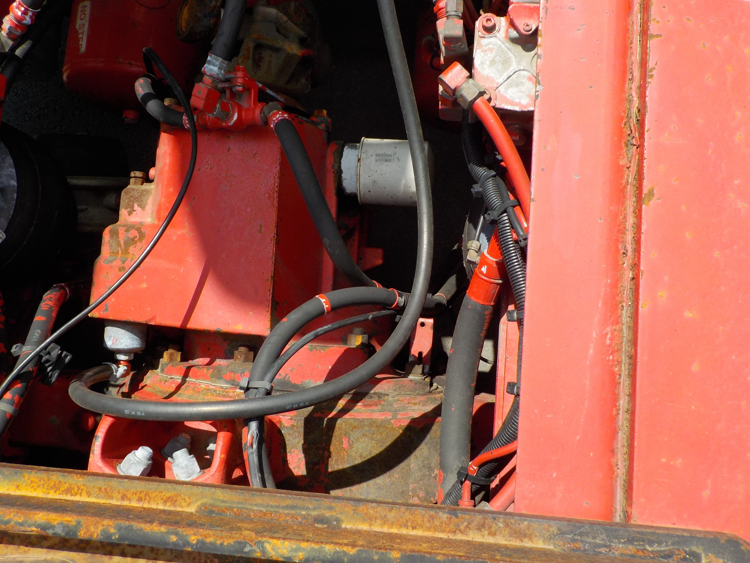 FREIGHTLINER FL106 MANUAL CRANE TRUCK