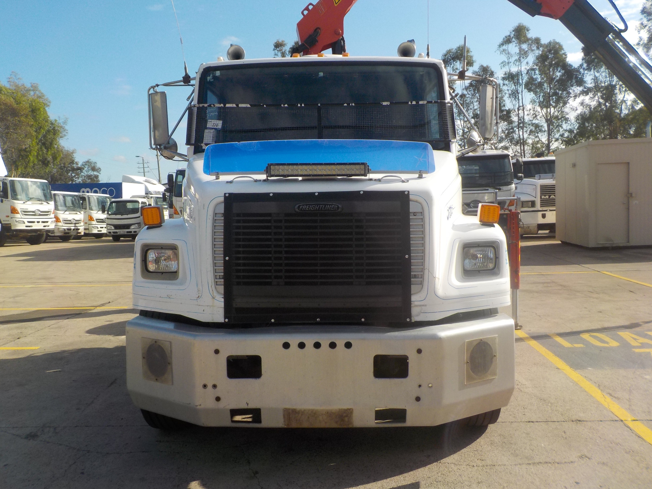FREIGHTLINER FL106 MANUAL CRANE TRUCK