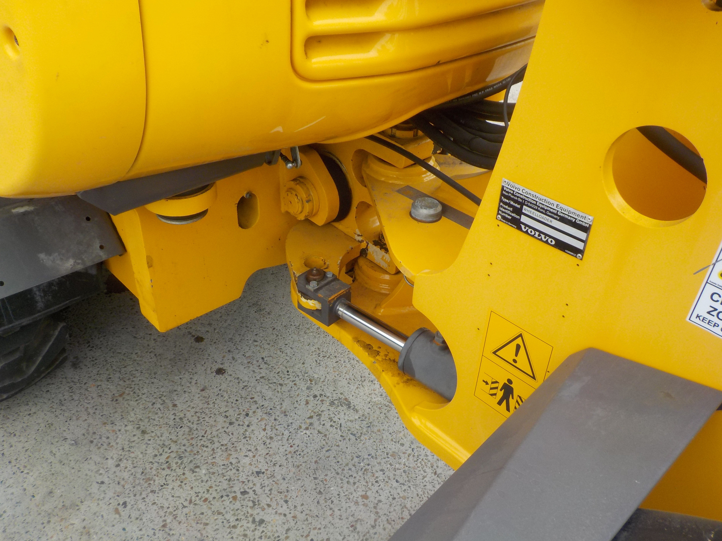 2011 VOLVO L25 FRONT END LOADER
