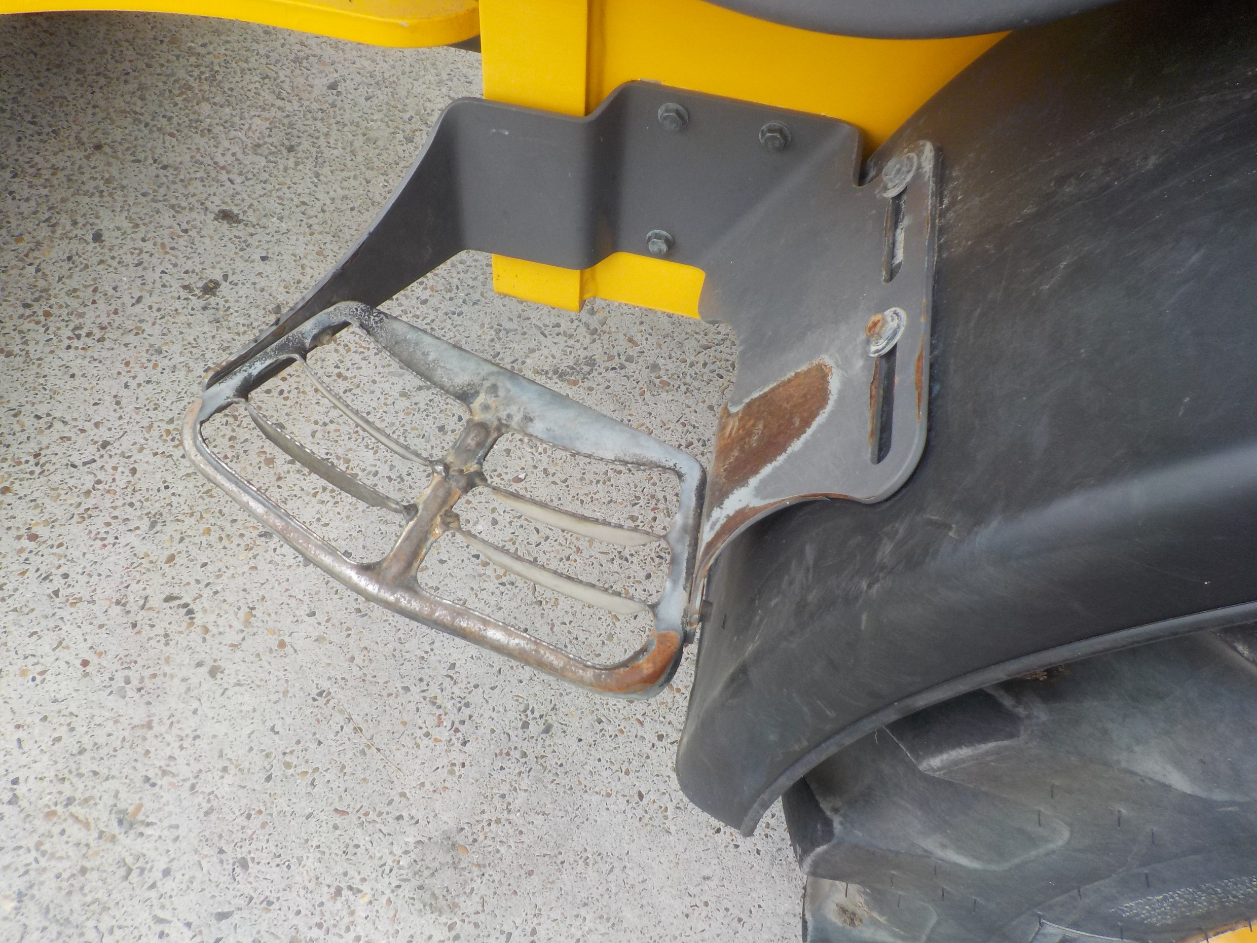 2011 VOLVO L25 FRONT END LOADER