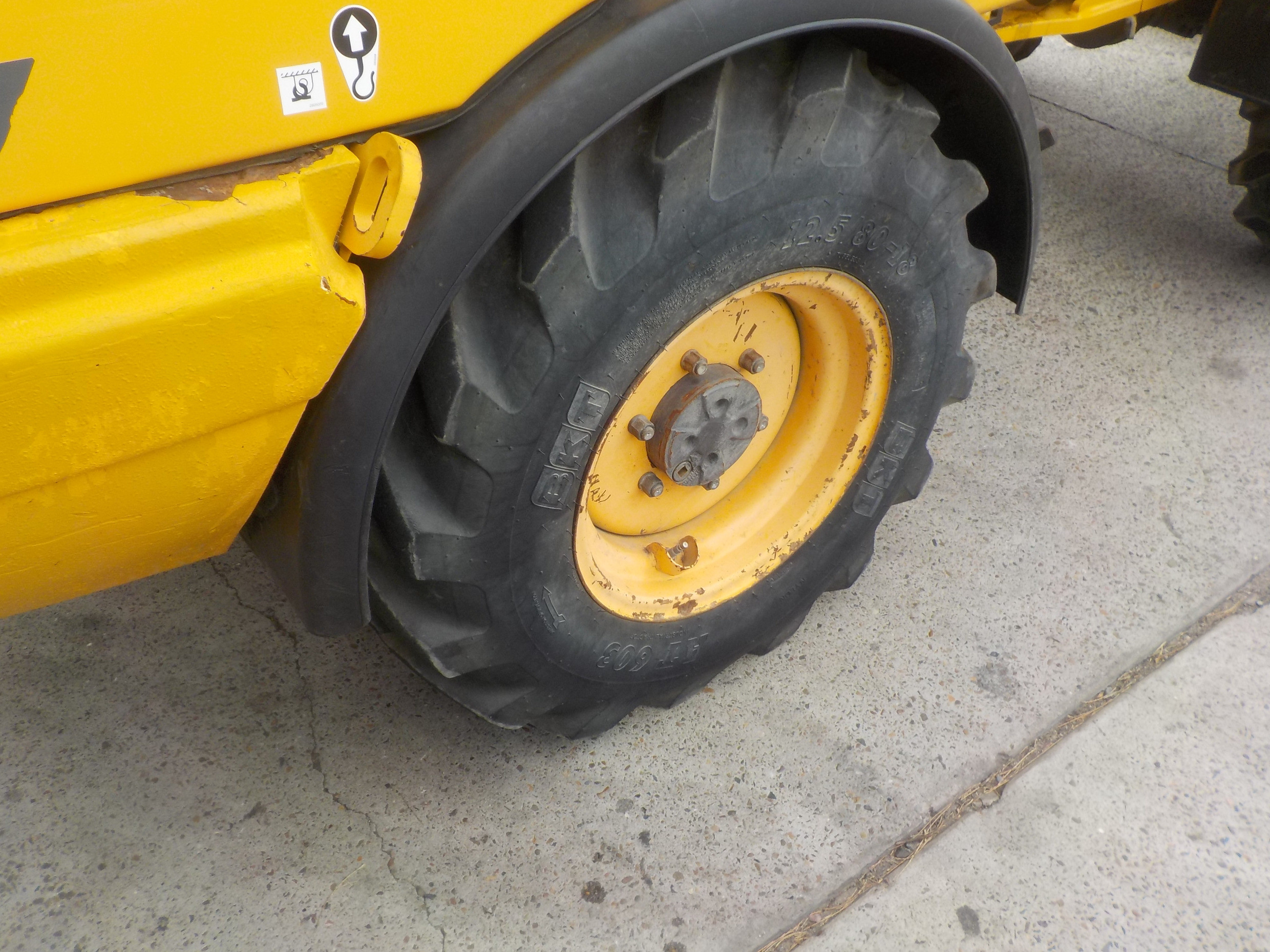 2011 VOLVO L25 FRONT END LOADER
