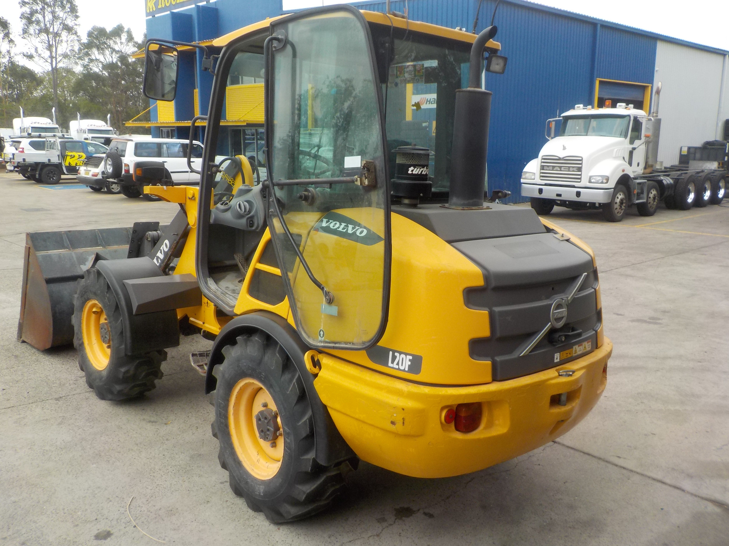 2011 VOLVO L25 FRONT END LOADER