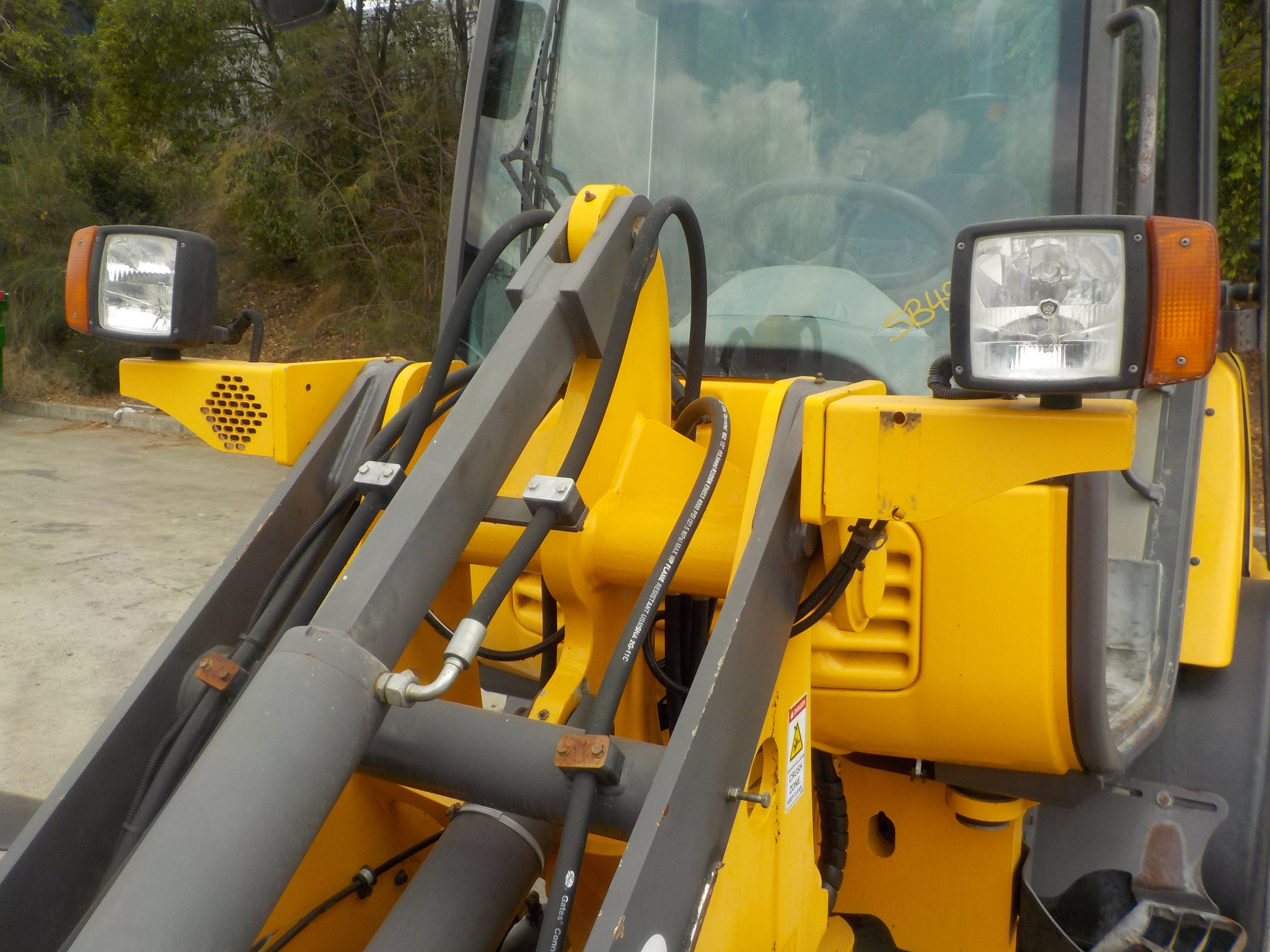 2011 VOLVO L25 FRONT END LOADER