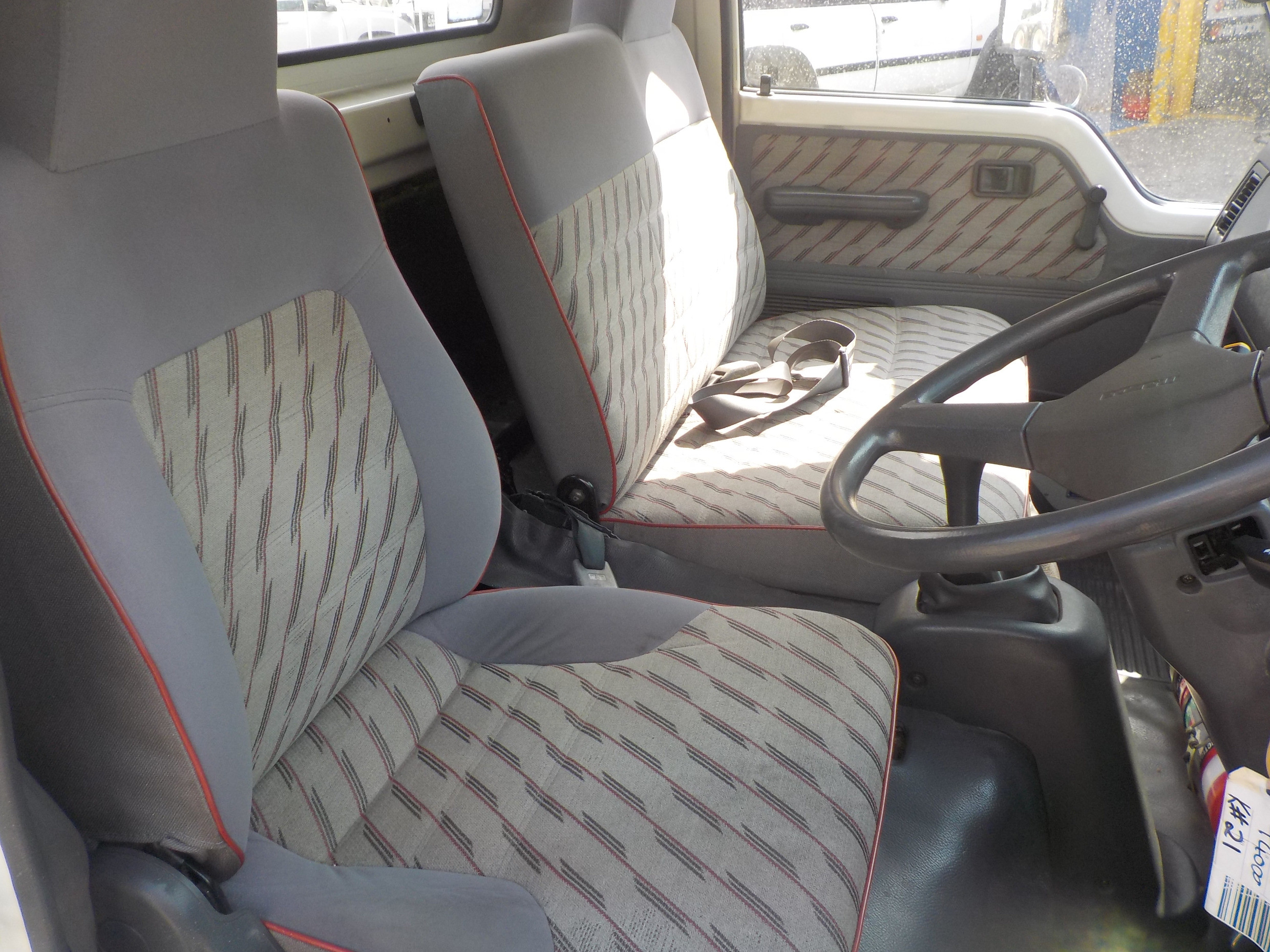 MAZDA T4000 TRUCK MANUAL TRAY