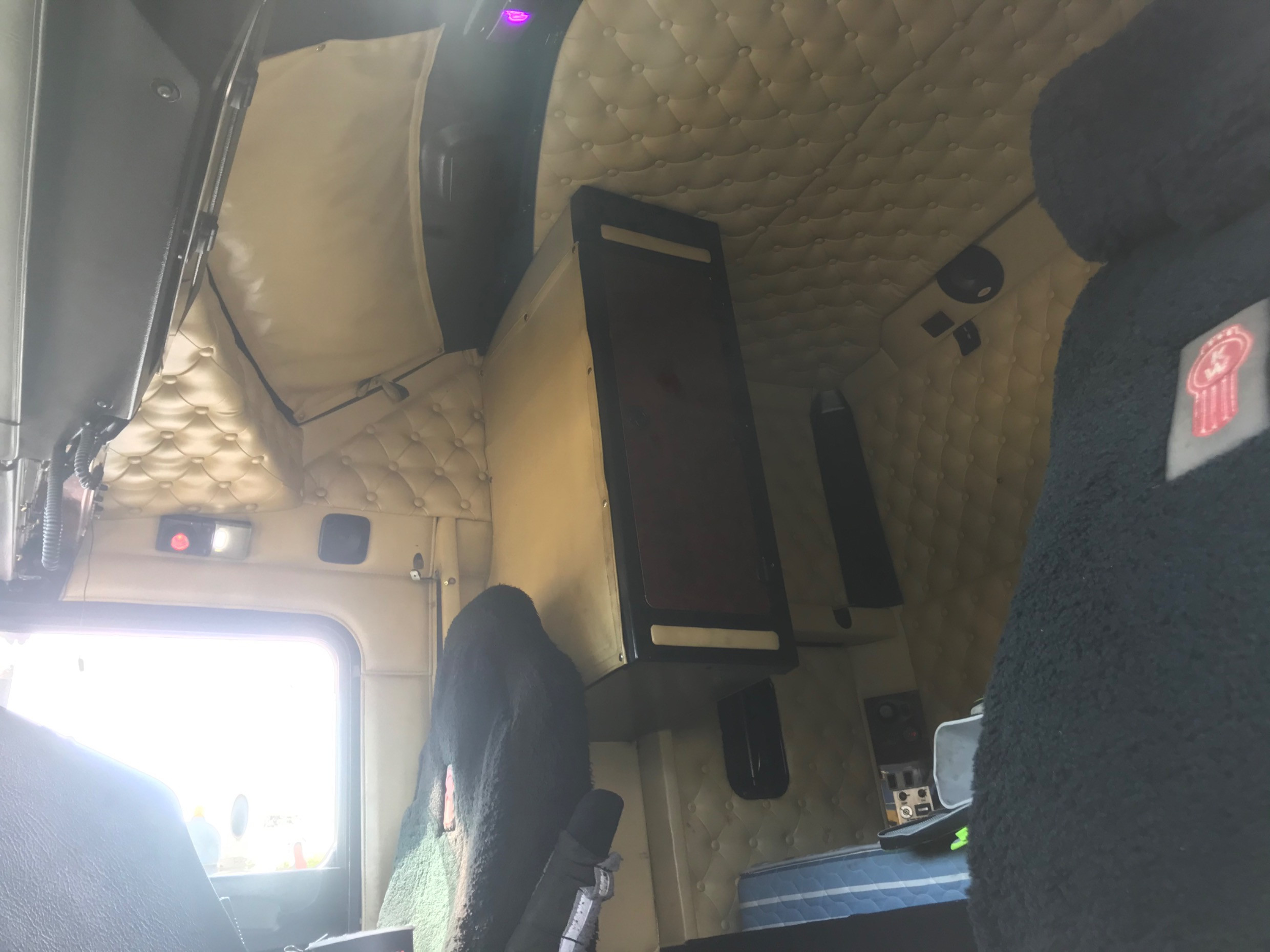 2011 KENWORTH K200 BIG CAB MANUAL PRIME MOVER