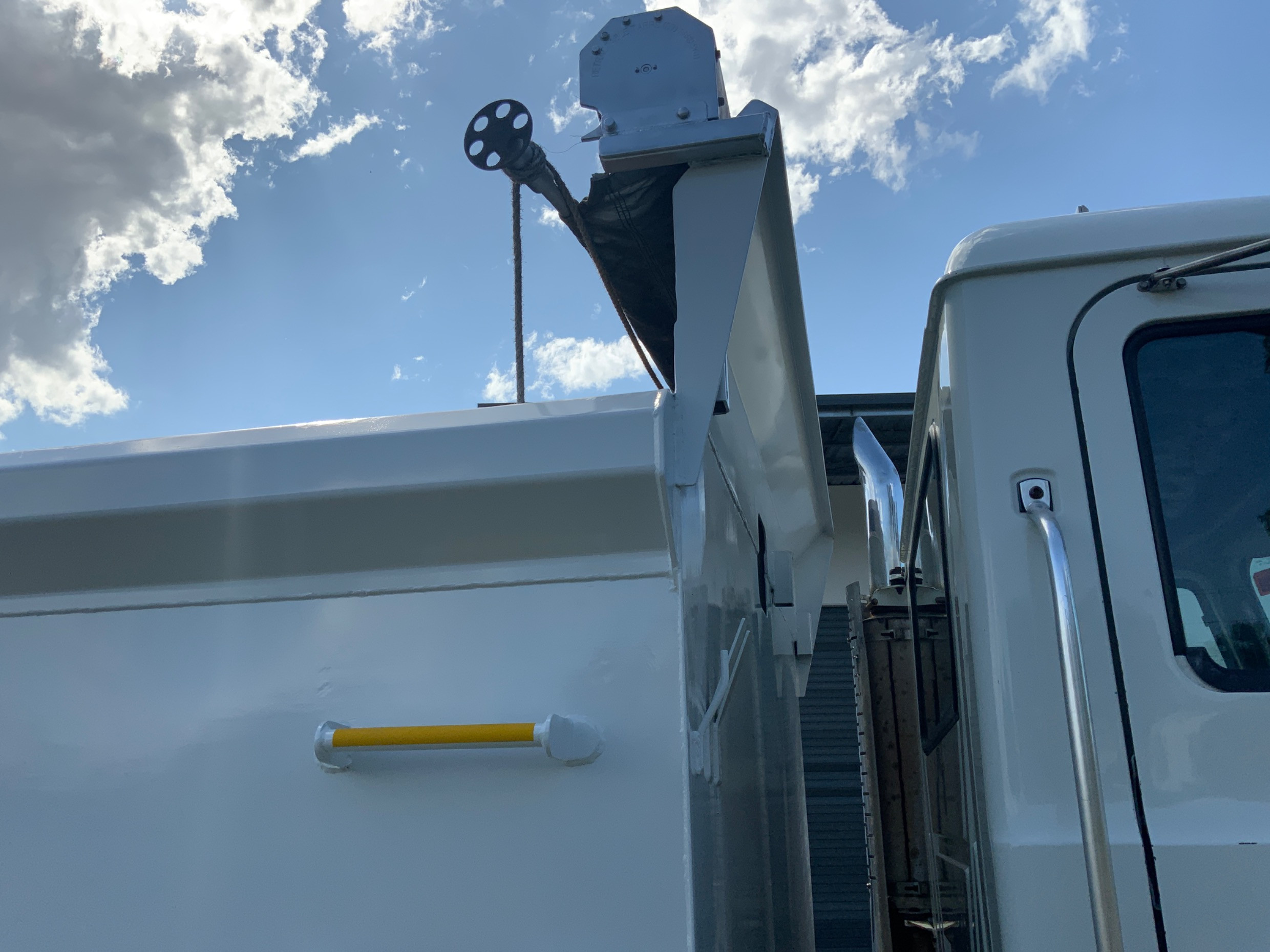 2007 MACK METRO-LINER MANUAL TIPPER
