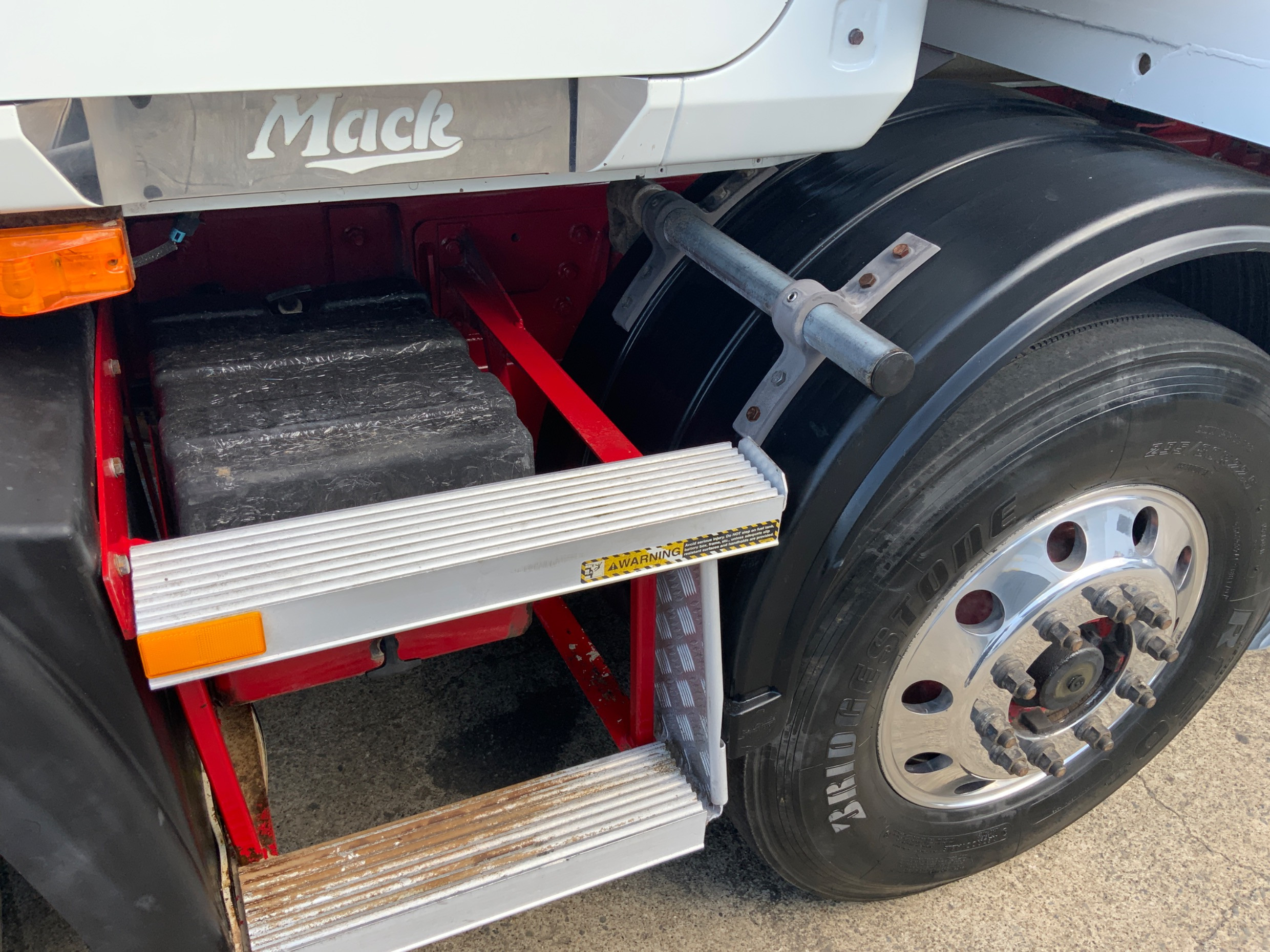 2007 MACK METRO-LINER MANUAL TIPPER