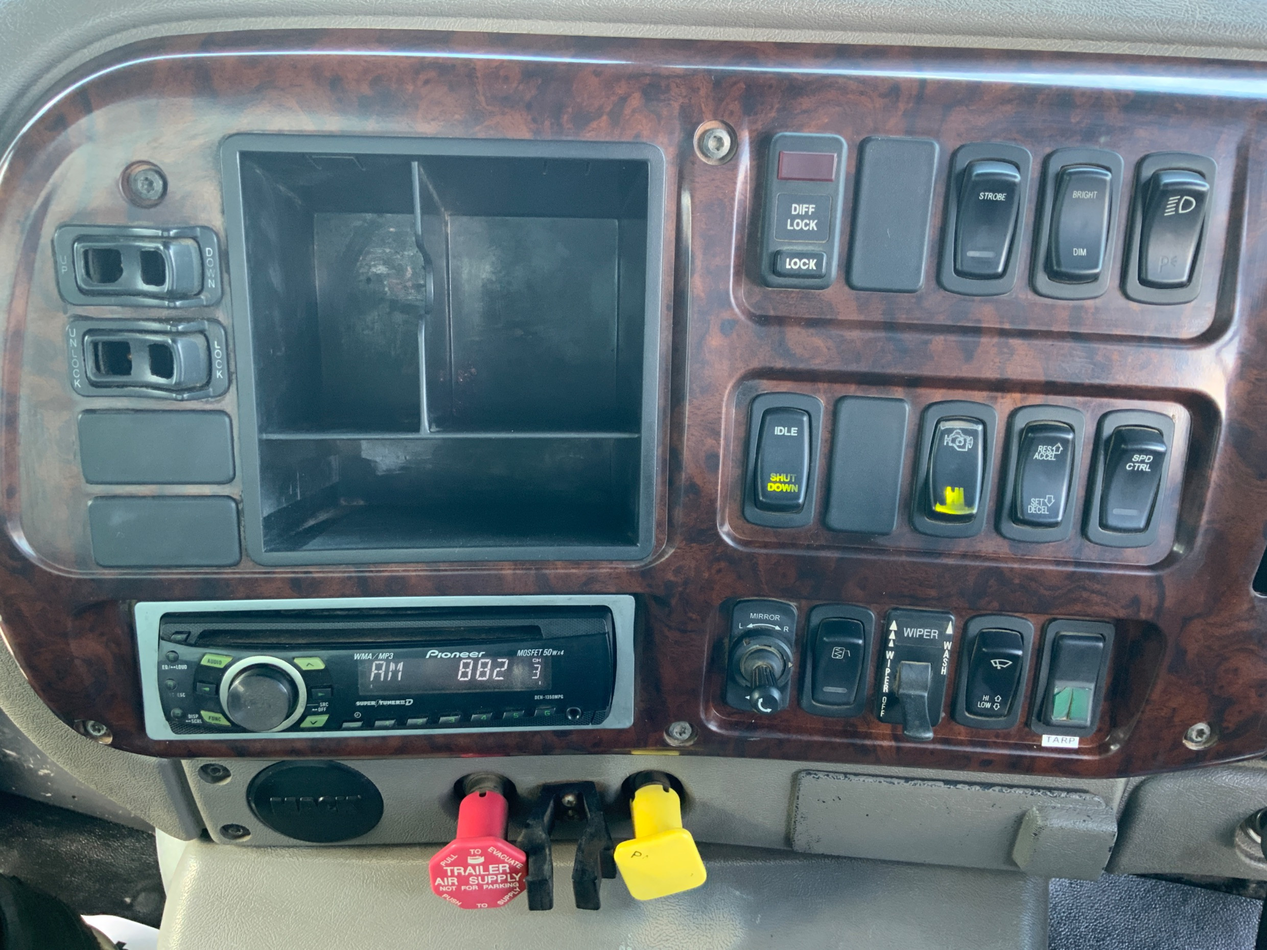 2007 MACK METRO-LINER MANUAL TIPPER