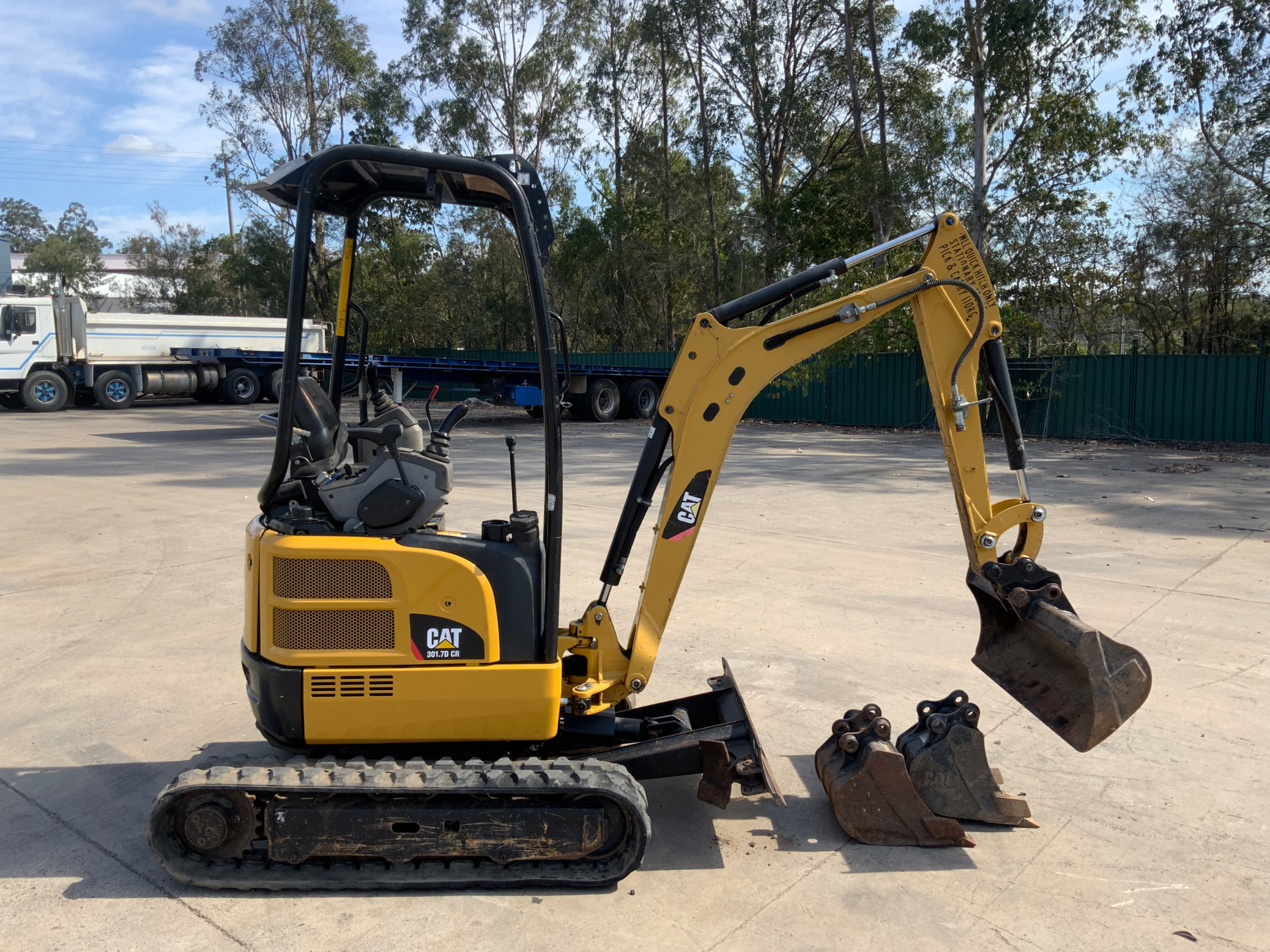 2014 CAT 301.7D CR MINI EXCAVATOR