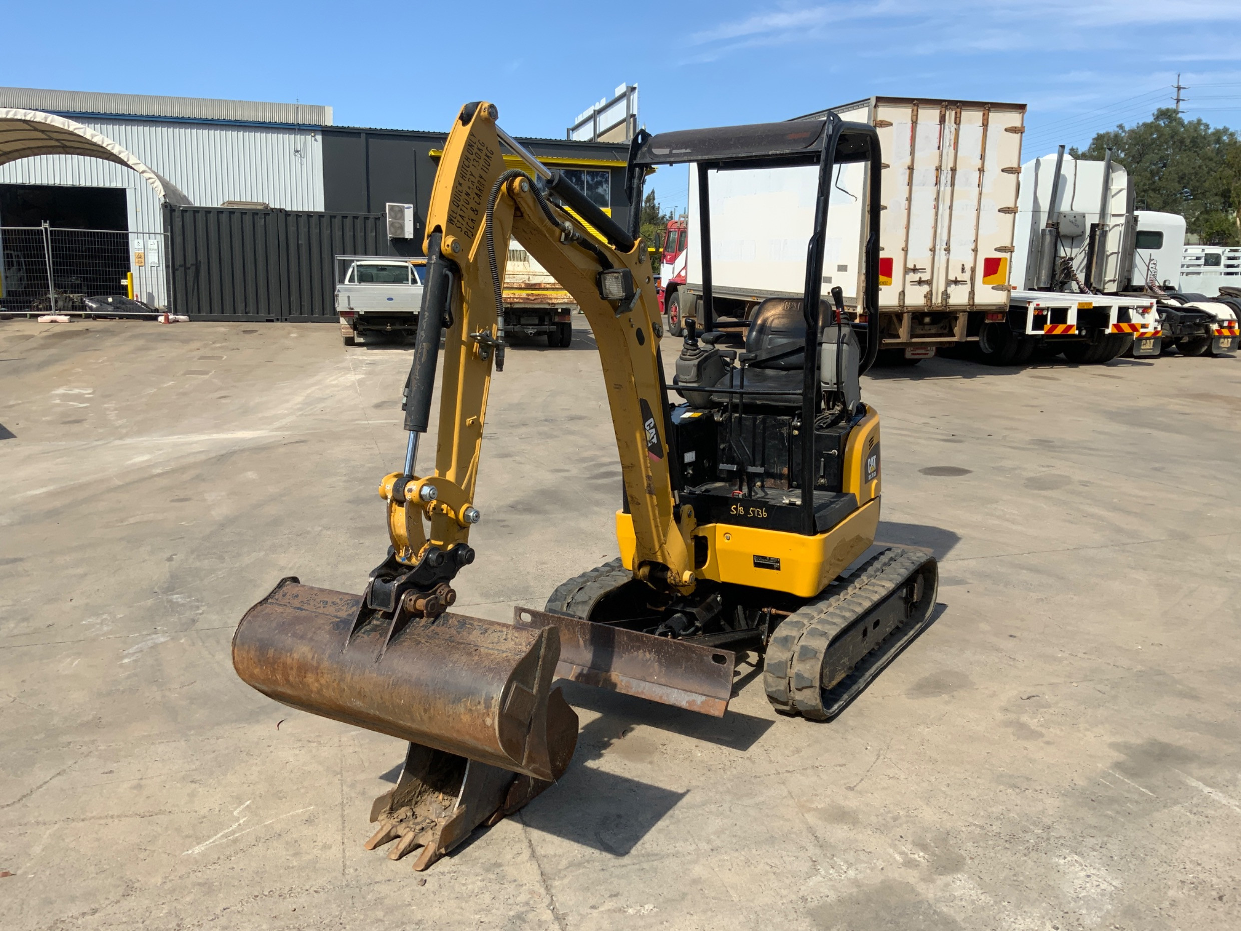 2014 CAT 301.7D CR MINI EXCAVATOR