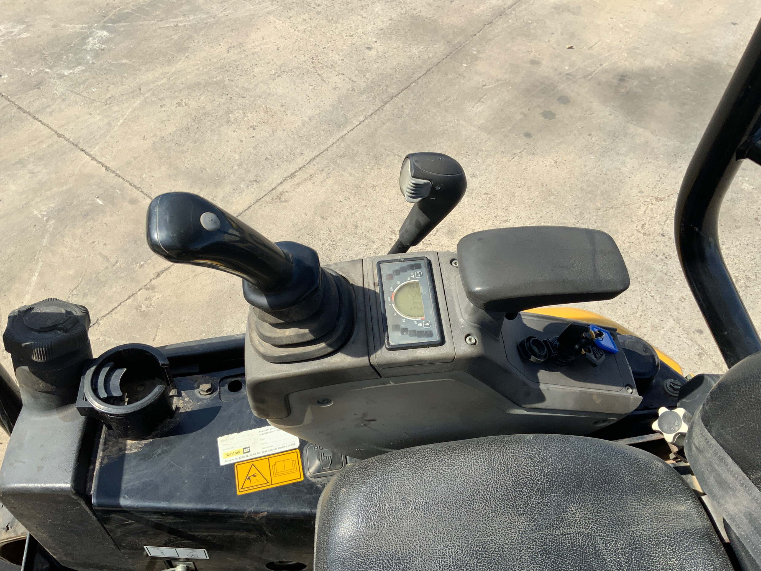 2014 CAT 301.7D CR MINI EXCAVATOR