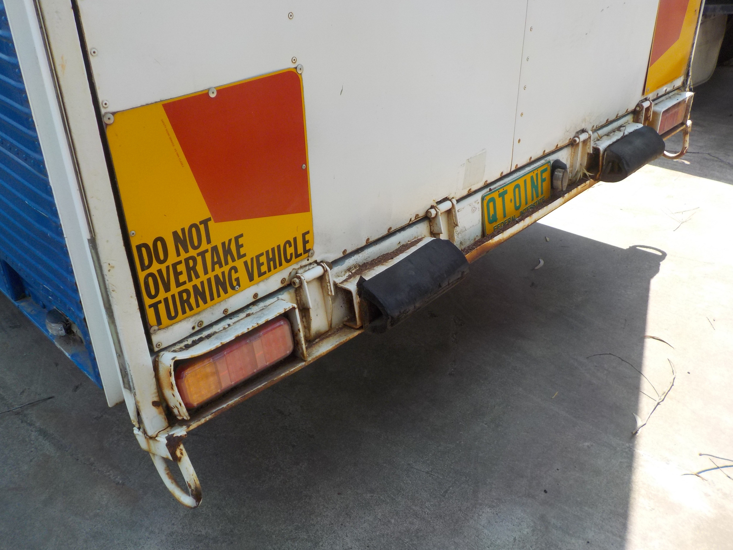 1985 M&M ENGINEERING RACE CAR TRAILER SEMI