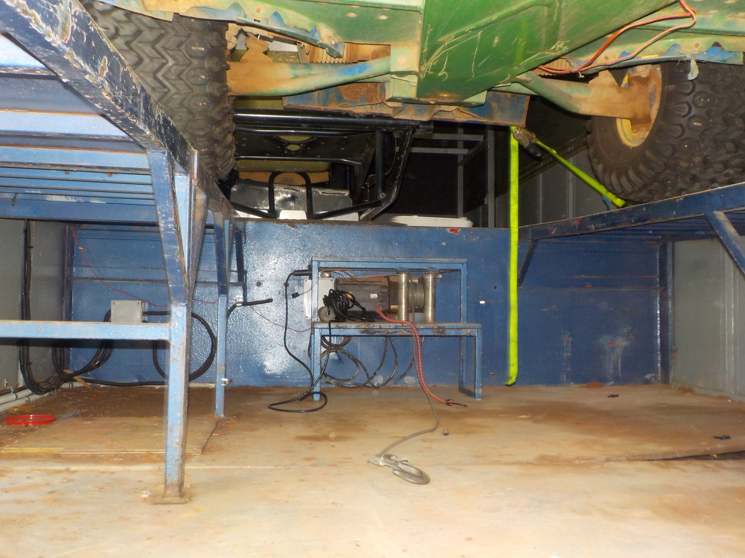 1985 M&M ENGINEERING RACE CAR TRAILER SEMI