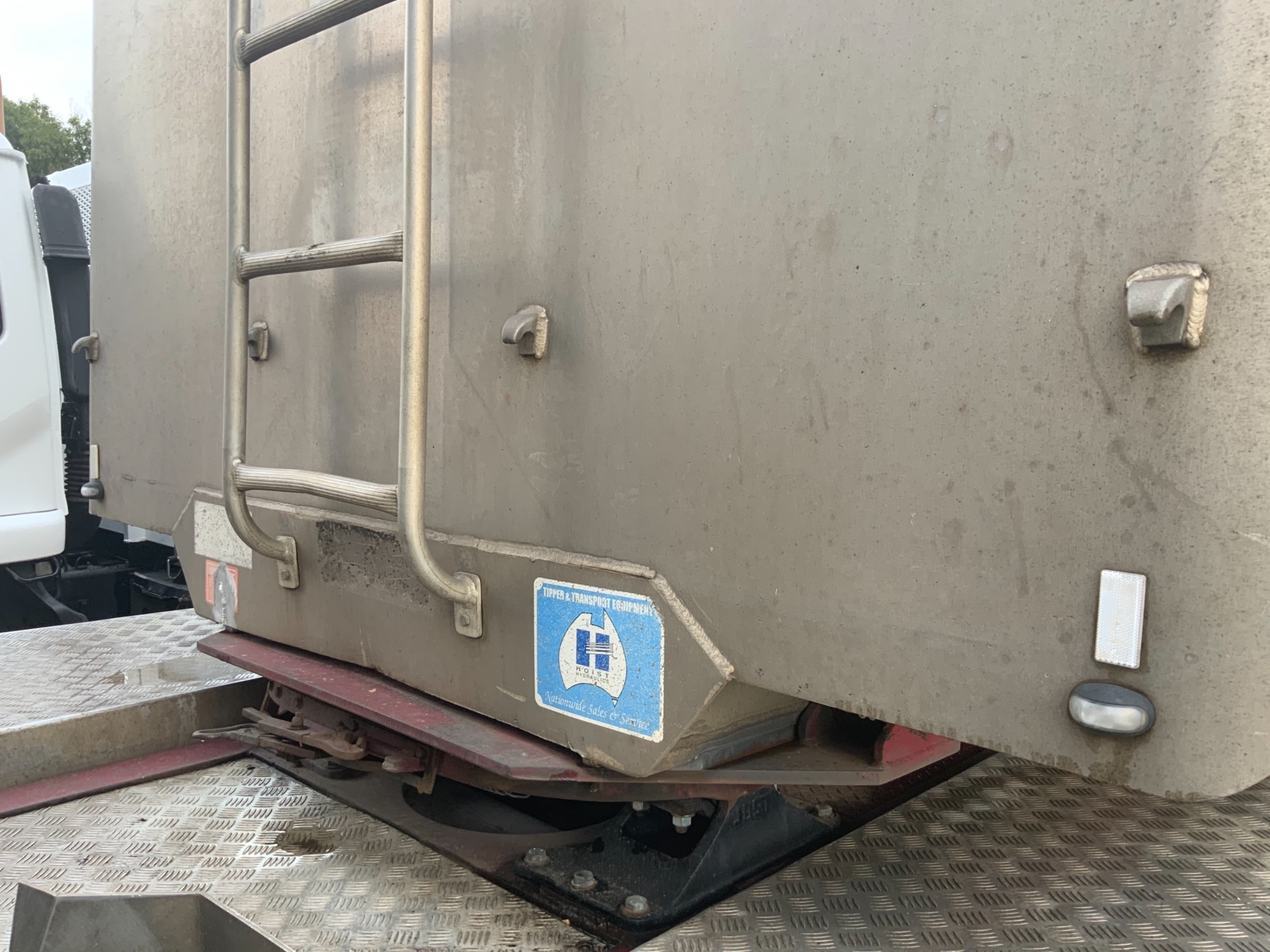 2001 LUSTY EMS TIPPER TRAILER B/D COMBINATION B/D COMBINATION LUSTY EMS S GRAIN TIPPERS
