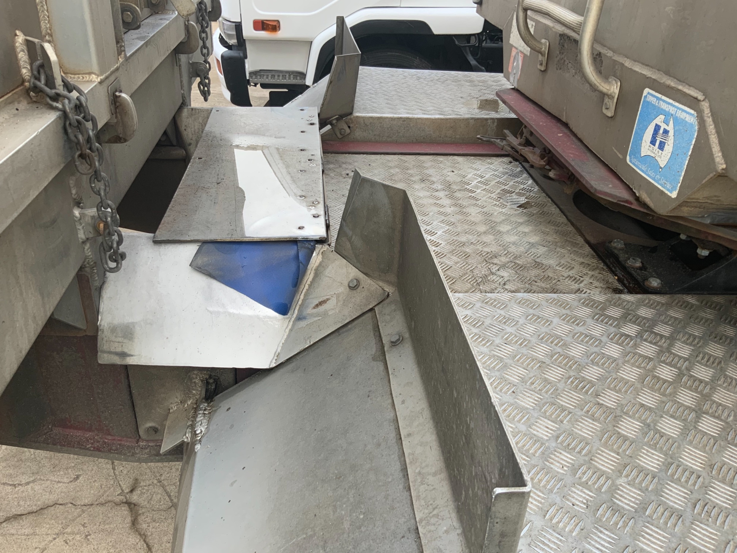 2001 LUSTY EMS TIPPER TRAILER B/D COMBINATION B/D COMBINATION LUSTY EMS S GRAIN TIPPERS