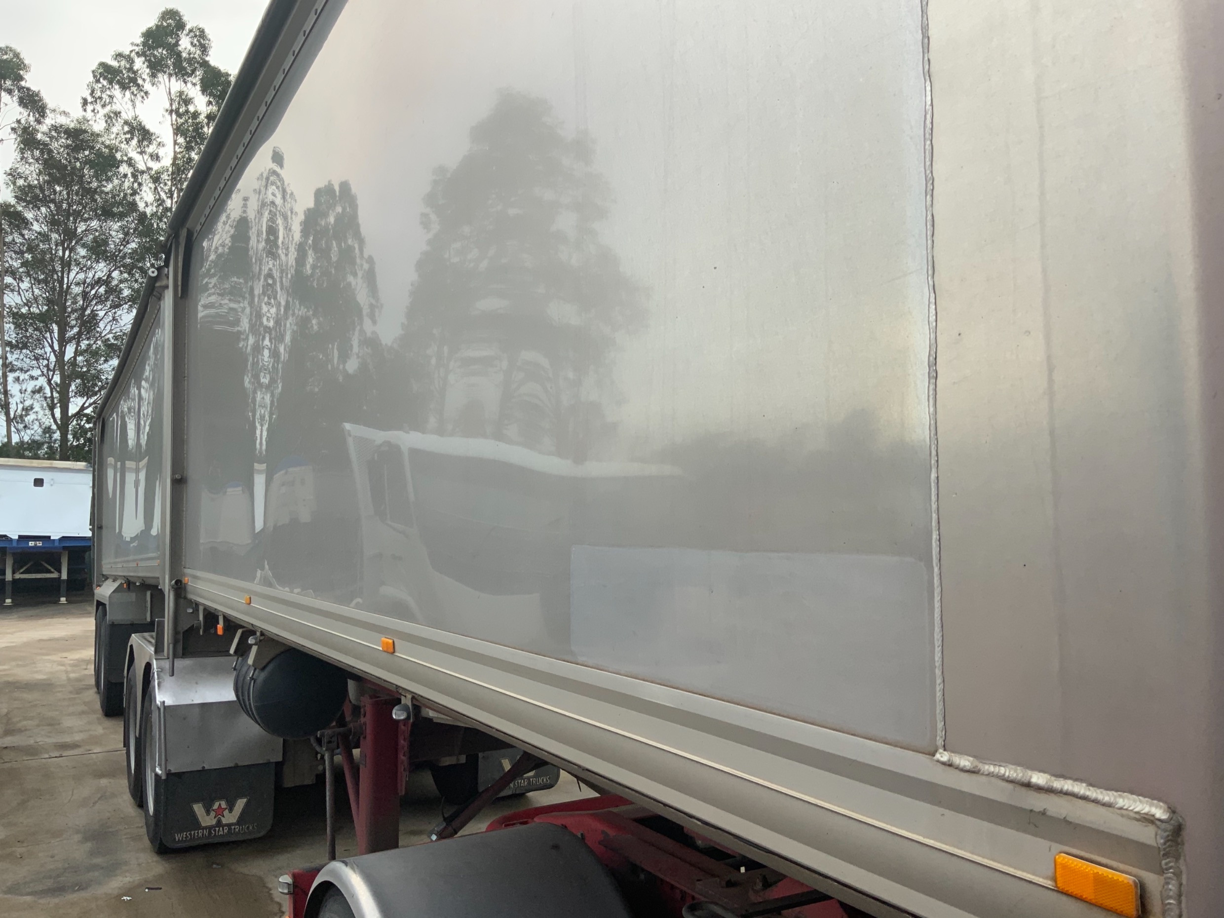 2001 LUSTY EMS TIPPER TRAILER B/D COMBINATION B/D COMBINATION LUSTY EMS S GRAIN TIPPERS