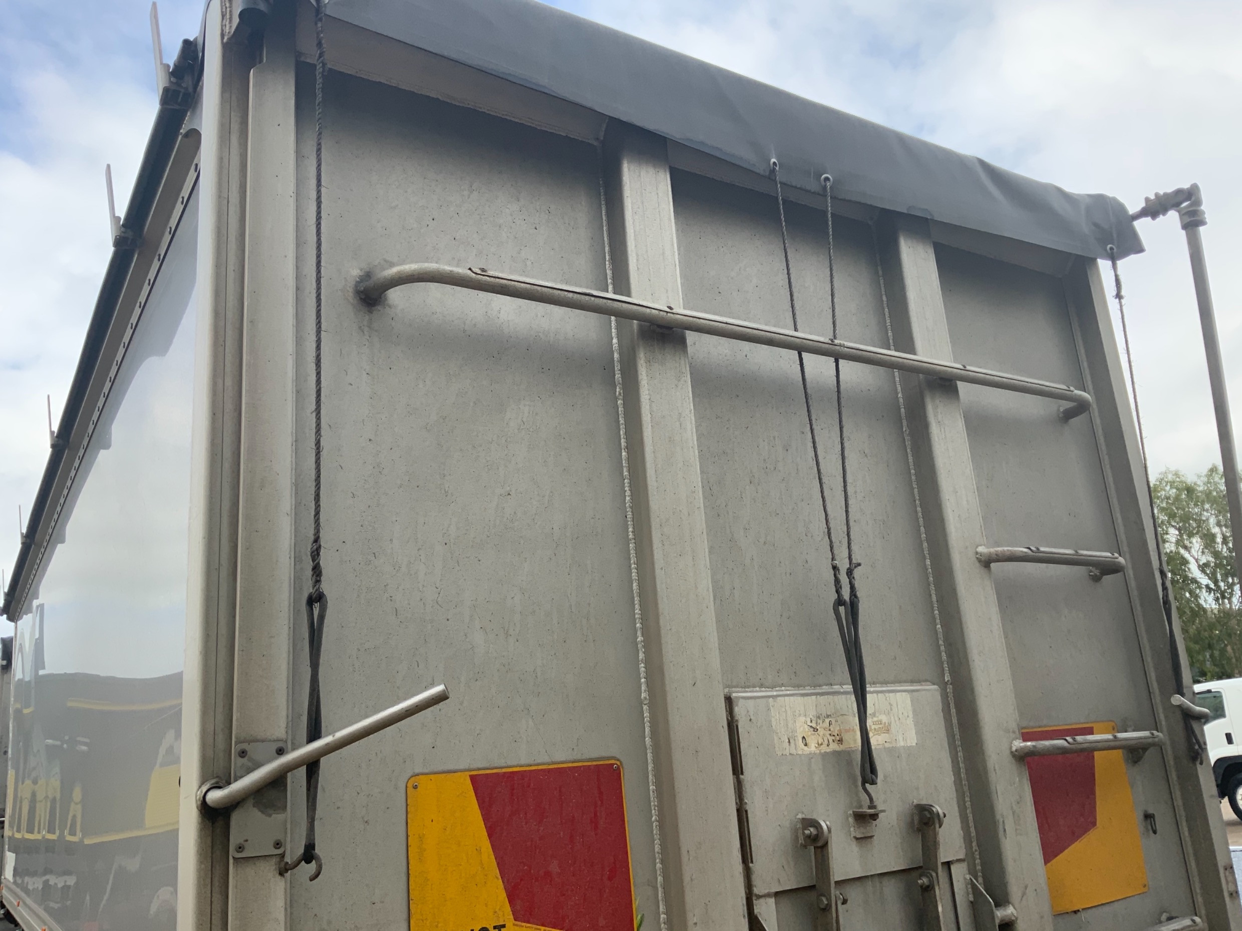 2001 LUSTY EMS TIPPER TRAILER B/D COMBINATION B/D COMBINATION LUSTY EMS S GRAIN TIPPERS