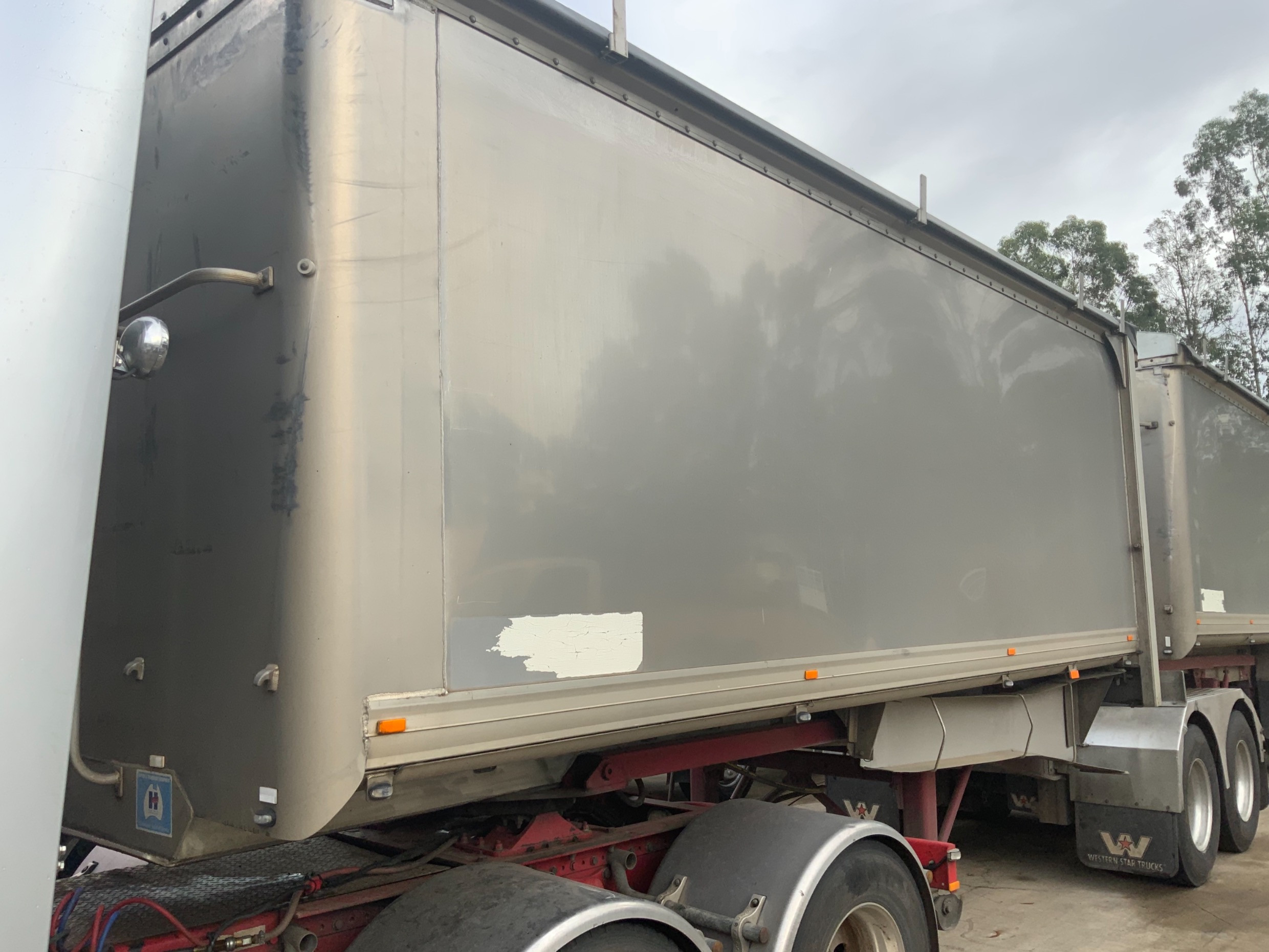 2001 LUSTY EMS TIPPER TRAILER B/D COMBINATION B/D COMBINATION LUSTY EMS S GRAIN TIPPERS