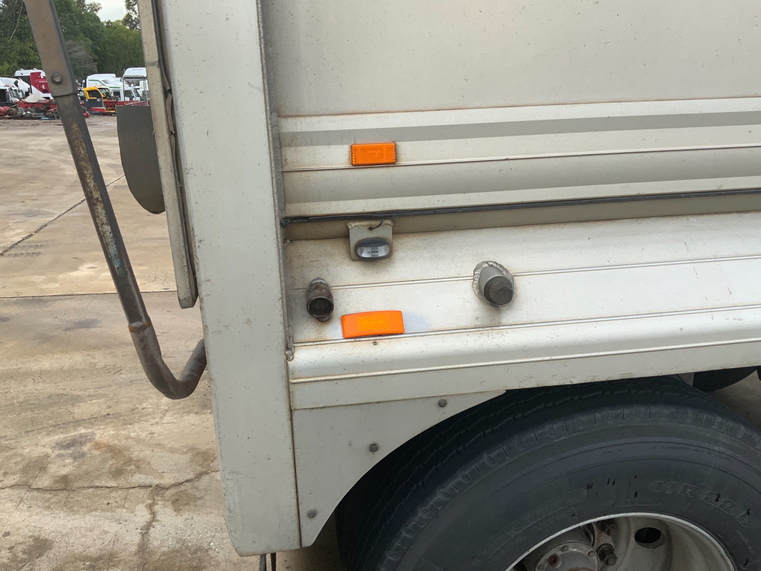 2001 LUSTY EMS TIPPER TRAILER B/D COMBINATION B/D COMBINATION LUSTY EMS S GRAIN TIPPERS