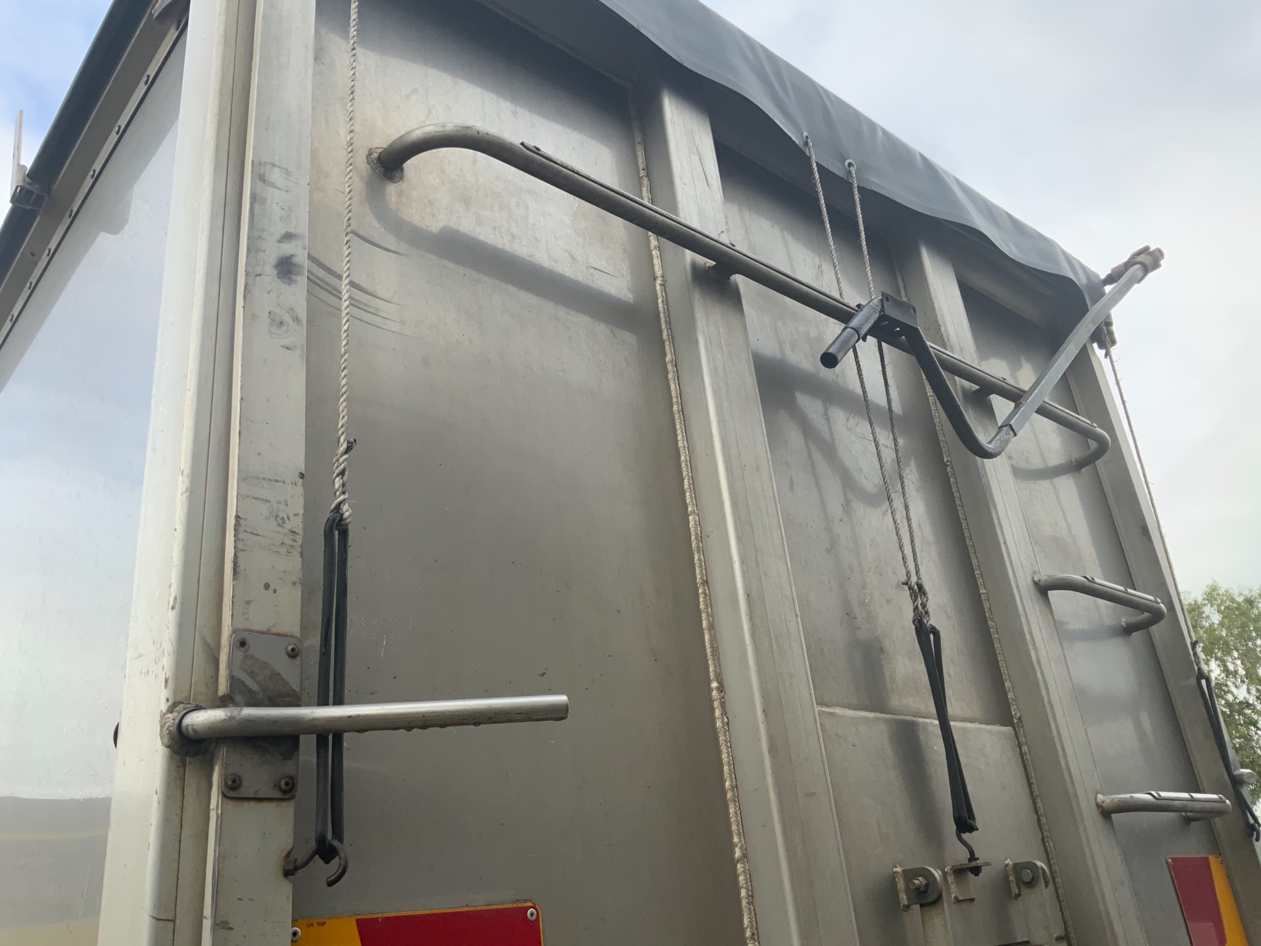 2001 LUSTY EMS TIPPER TRAILER B/D COMBINATION B/D COMBINATION LUSTY EMS S GRAIN TIPPERS