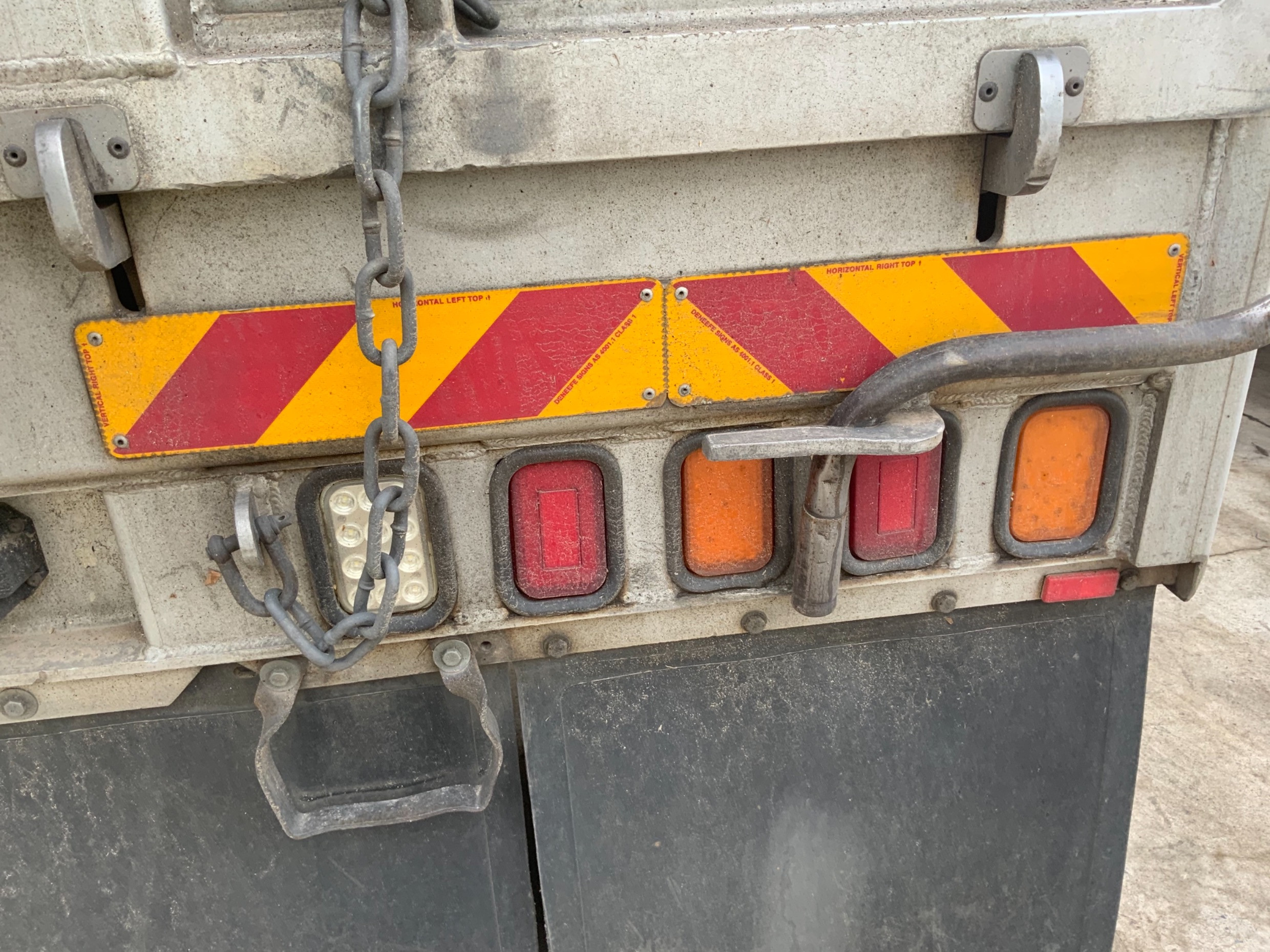 2001 LUSTY EMS TIPPER TRAILER B/D COMBINATION B/D COMBINATION LUSTY EMS S GRAIN TIPPERS