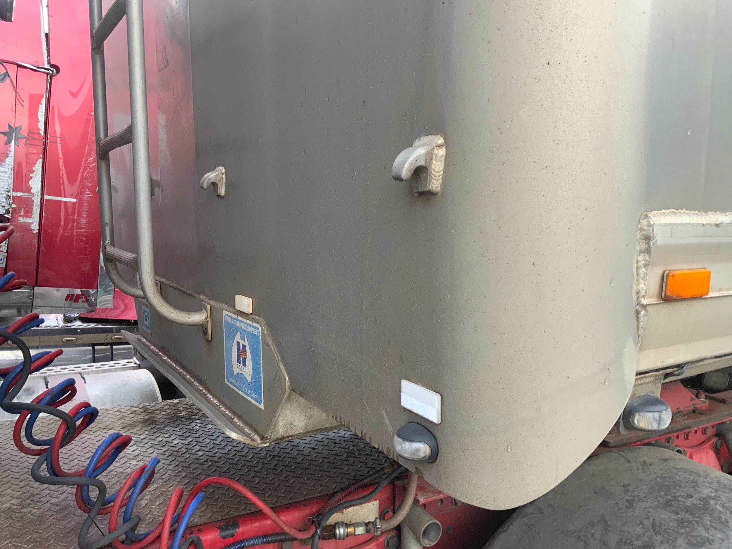 2001 LUSTY EMS TIPPER TRAILER B/D COMBINATION B/D COMBINATION LUSTY EMS S GRAIN TIPPERS