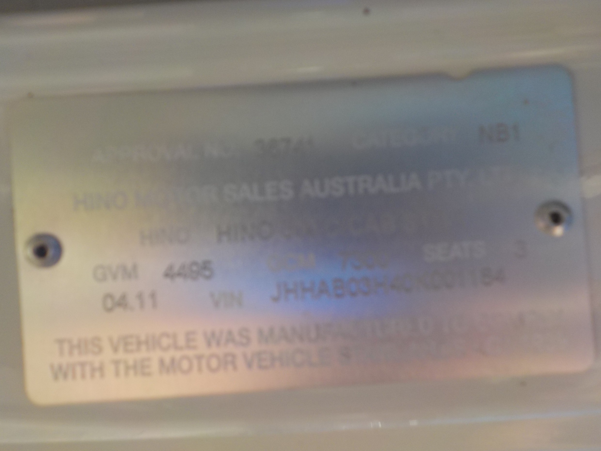 2011 HINO 616 - 300 SERIES TRUCK AUTOMATIC REFRIGERATED