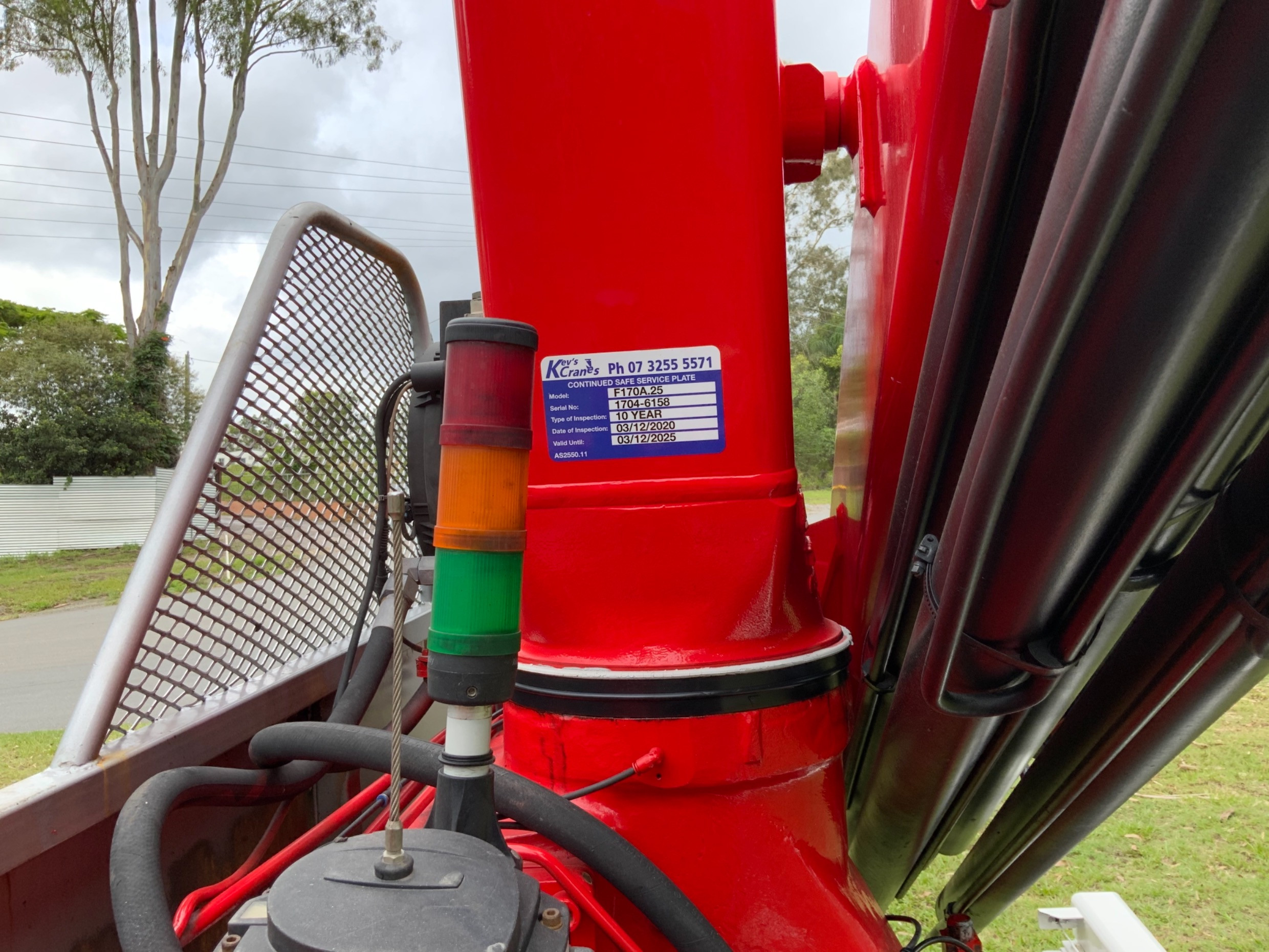 2011 MITSUBISHI FIGHTER 2427 MANUAL CRANE TRUCK