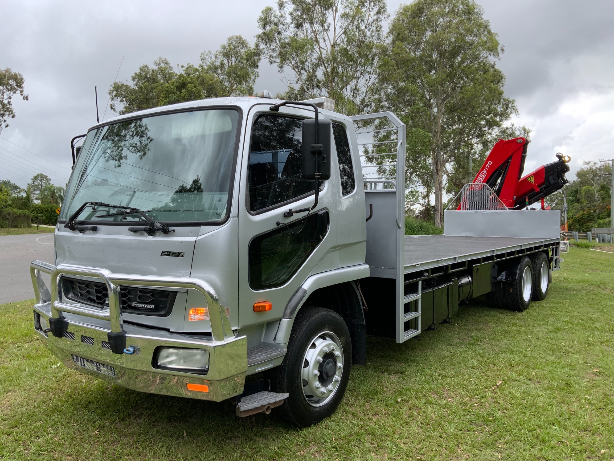 2011 MITSUBISHI FIGHTER 2427 MANUAL CRANE TRUCK