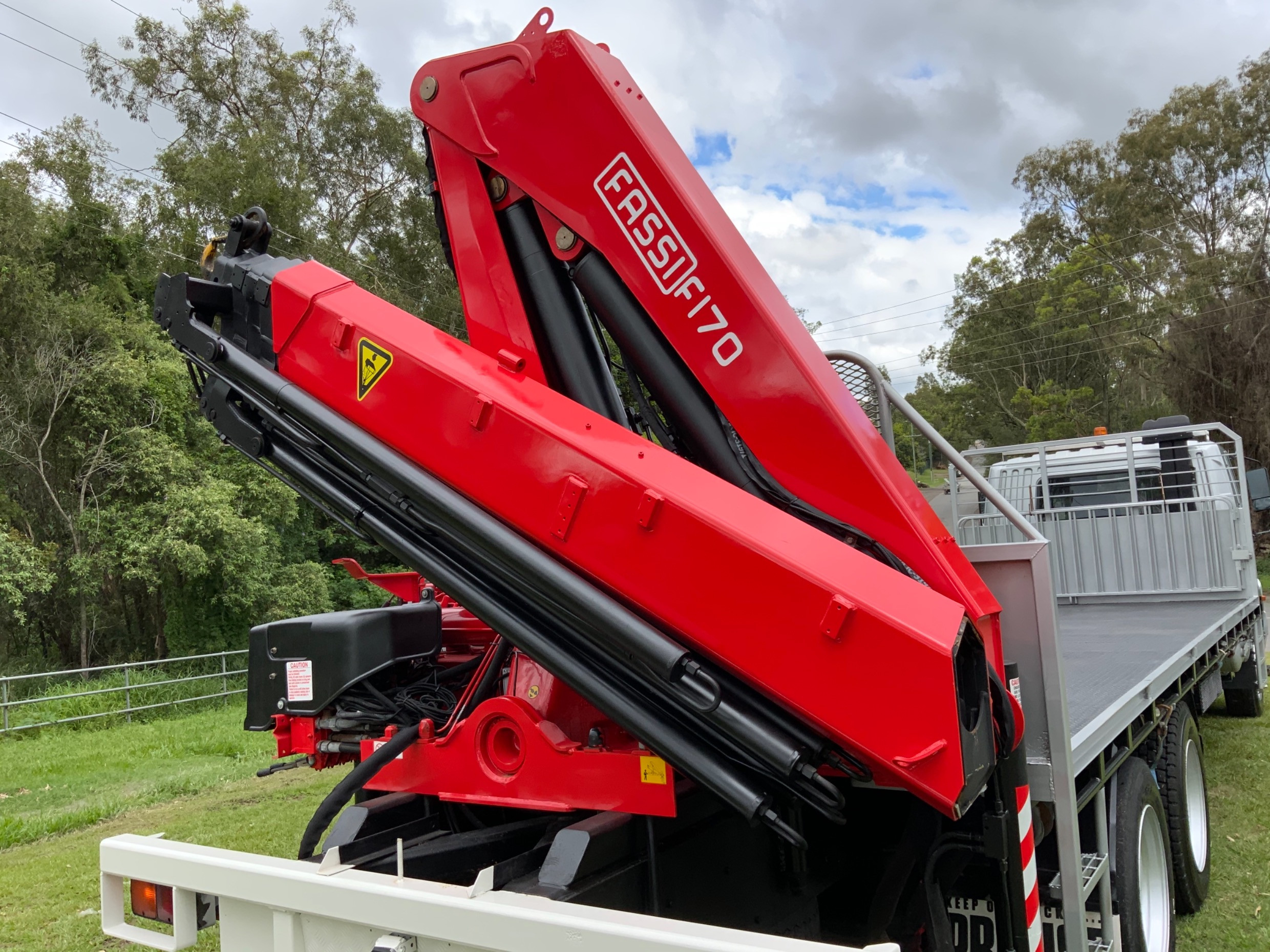 2011 MITSUBISHI FIGHTER 2427 MANUAL CRANE TRUCK