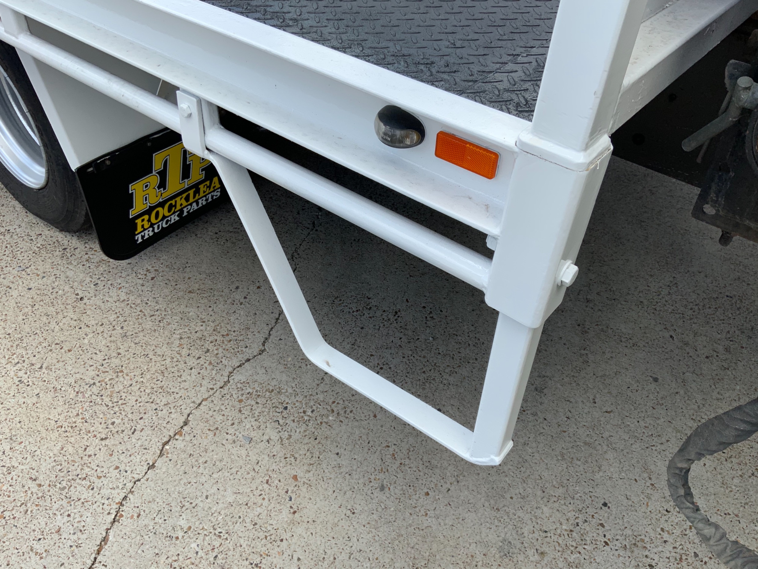 2009 MITSUBISHI FK600 FIGHTER MANUAL CRANE TRUCK