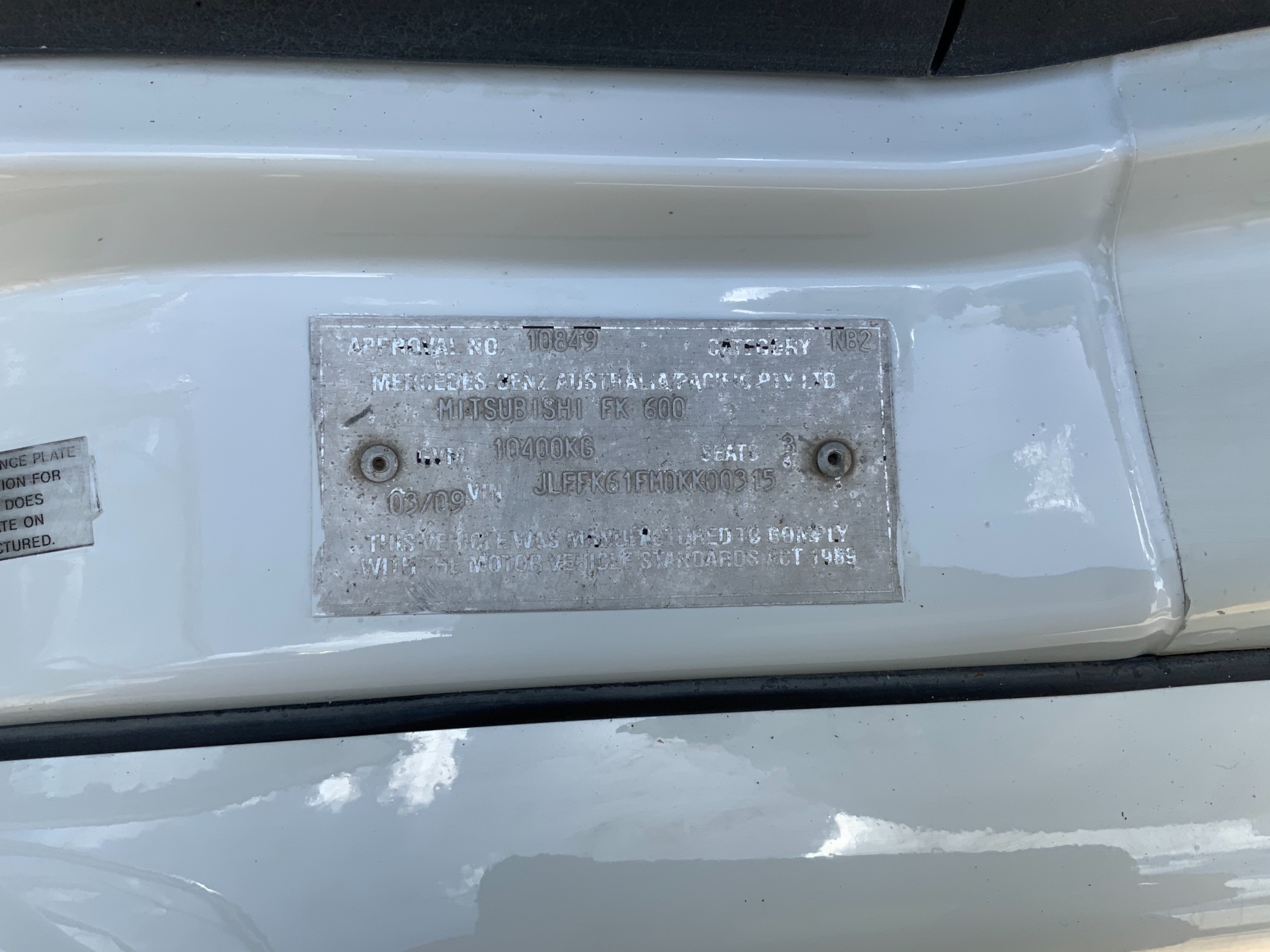 2009 MITSUBISHI FK600 FIGHTER MANUAL CRANE TRUCK