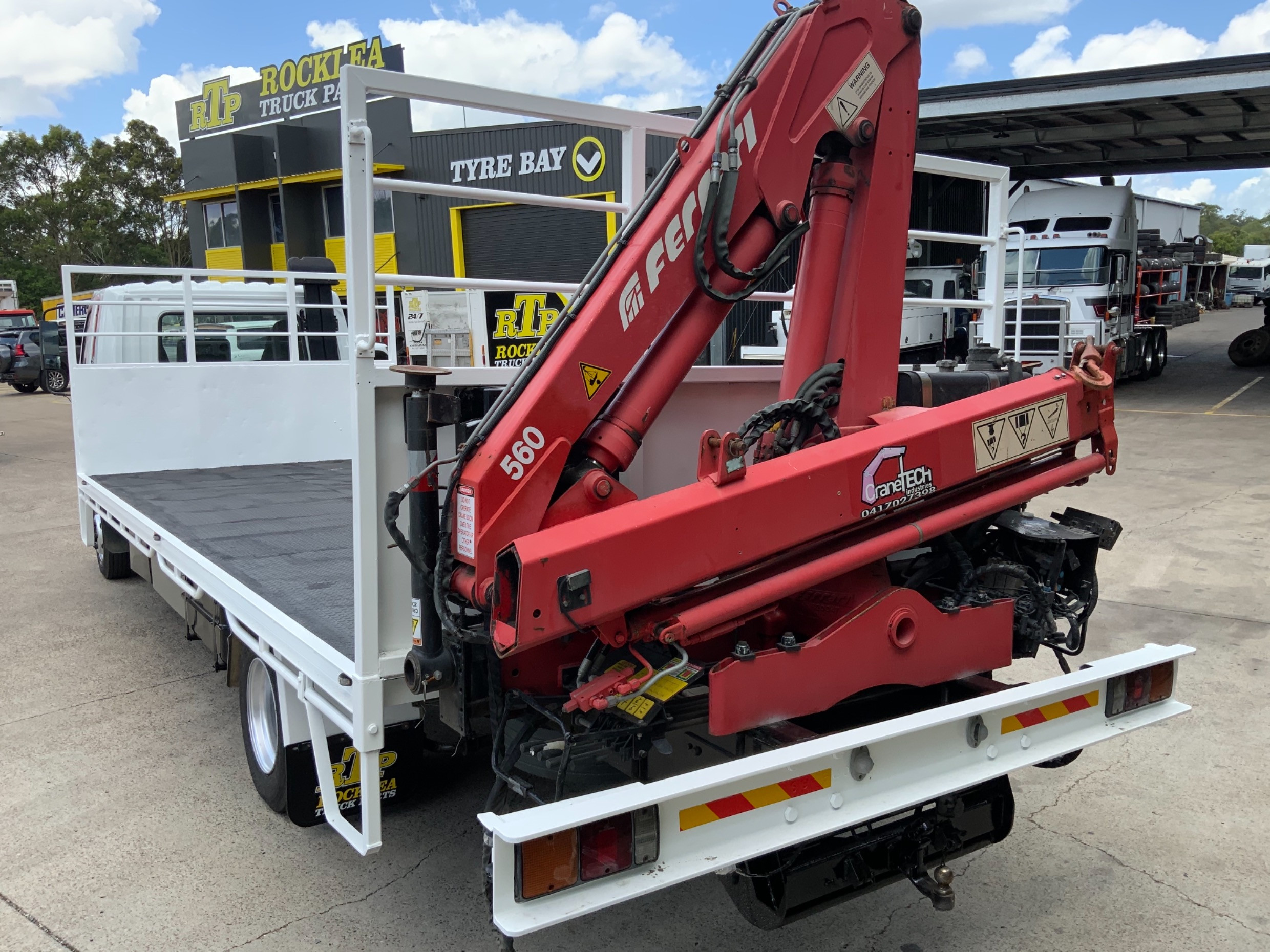 2009 MITSUBISHI FK600 FIGHTER MANUAL CRANE TRUCK
