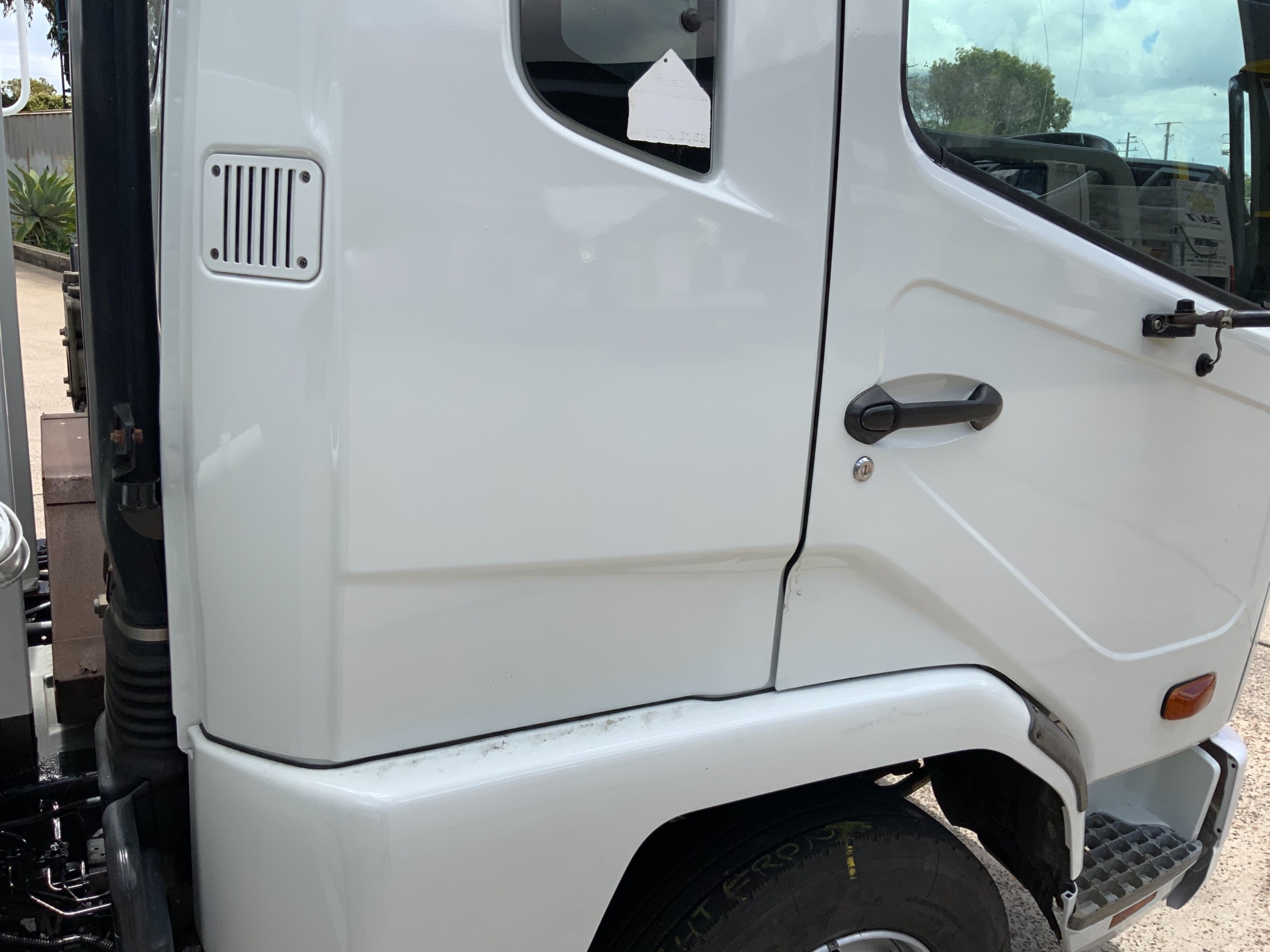 2009 MITSUBISHI FK600 FIGHTER MANUAL CRANE TRUCK