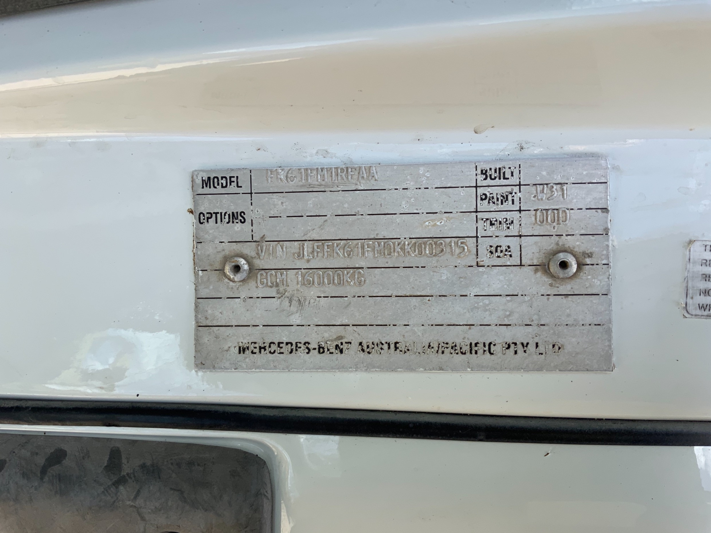 2009 MITSUBISHI FK600 FIGHTER MANUAL CRANE TRUCK