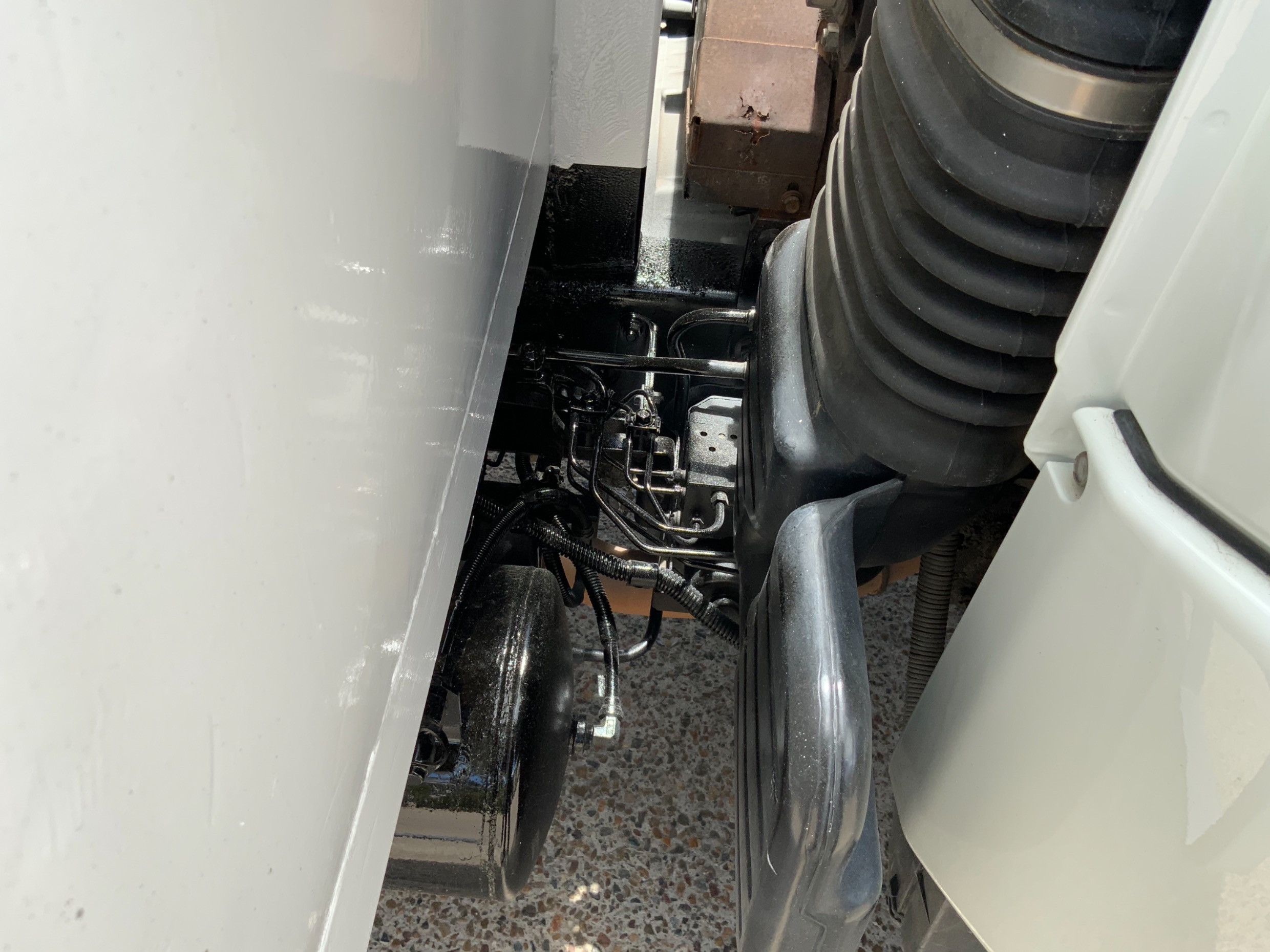 2009 MITSUBISHI FK600 FIGHTER MANUAL CRANE TRUCK