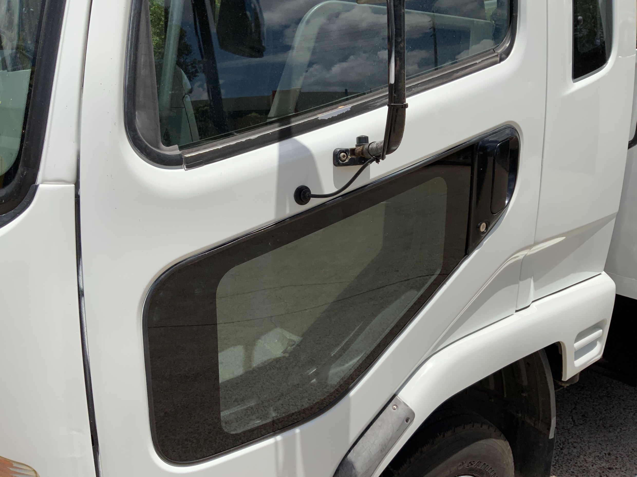 2009 MITSUBISHI FK600 FIGHTER MANUAL CRANE TRUCK
