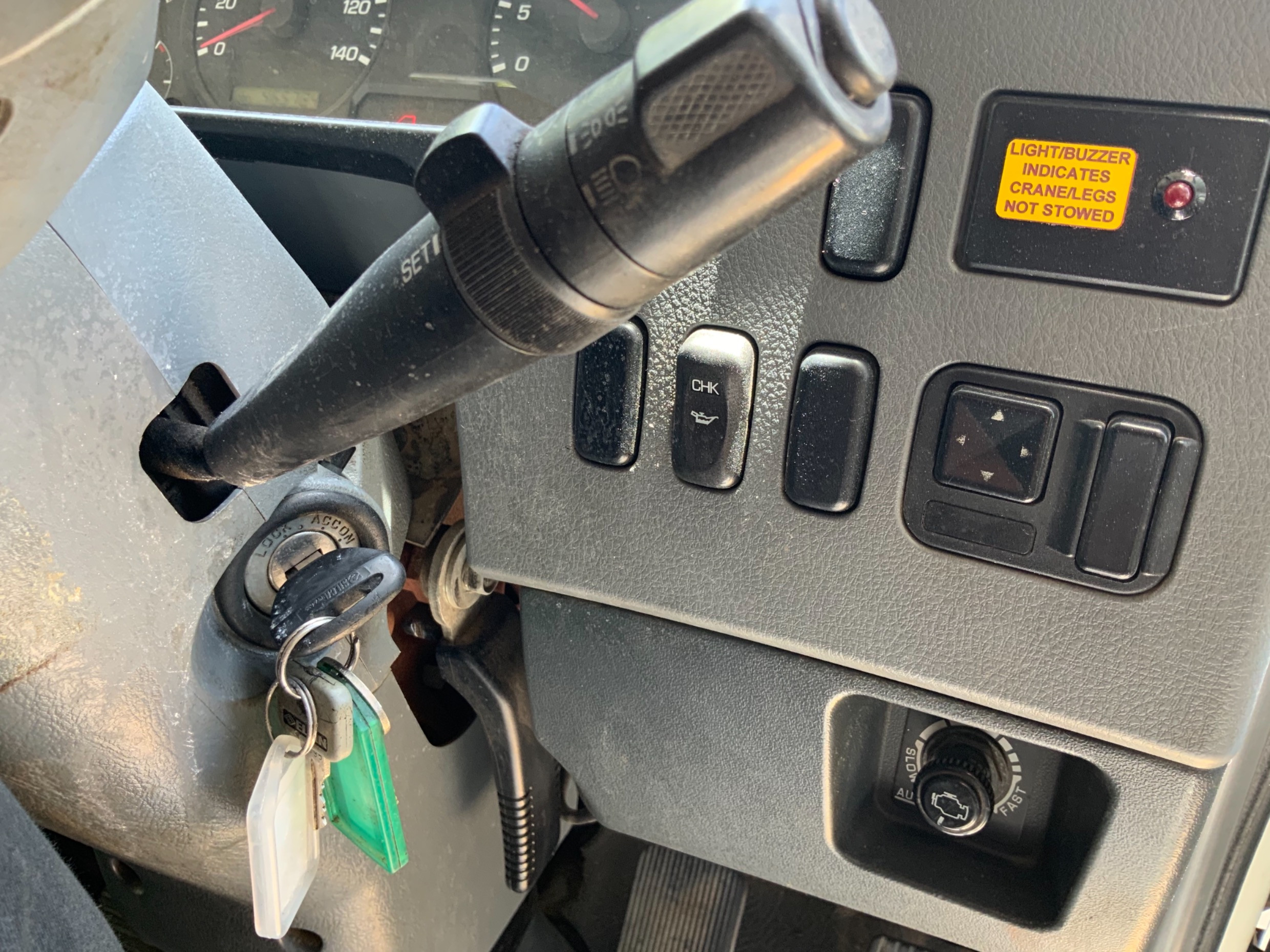 2009 MITSUBISHI FK600 FIGHTER MANUAL CRANE TRUCK
