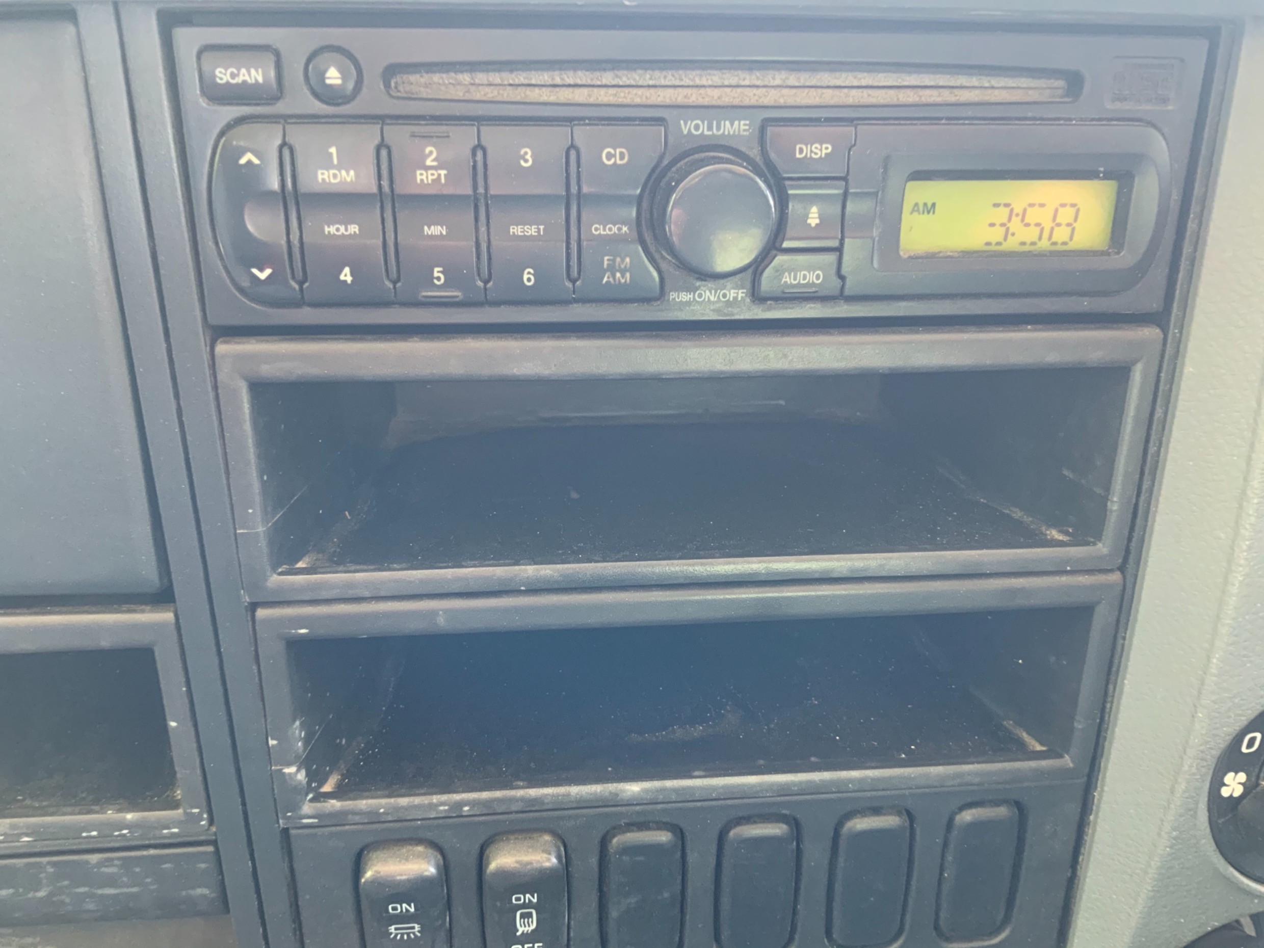 2009 MITSUBISHI FK600 FIGHTER MANUAL CRANE TRUCK