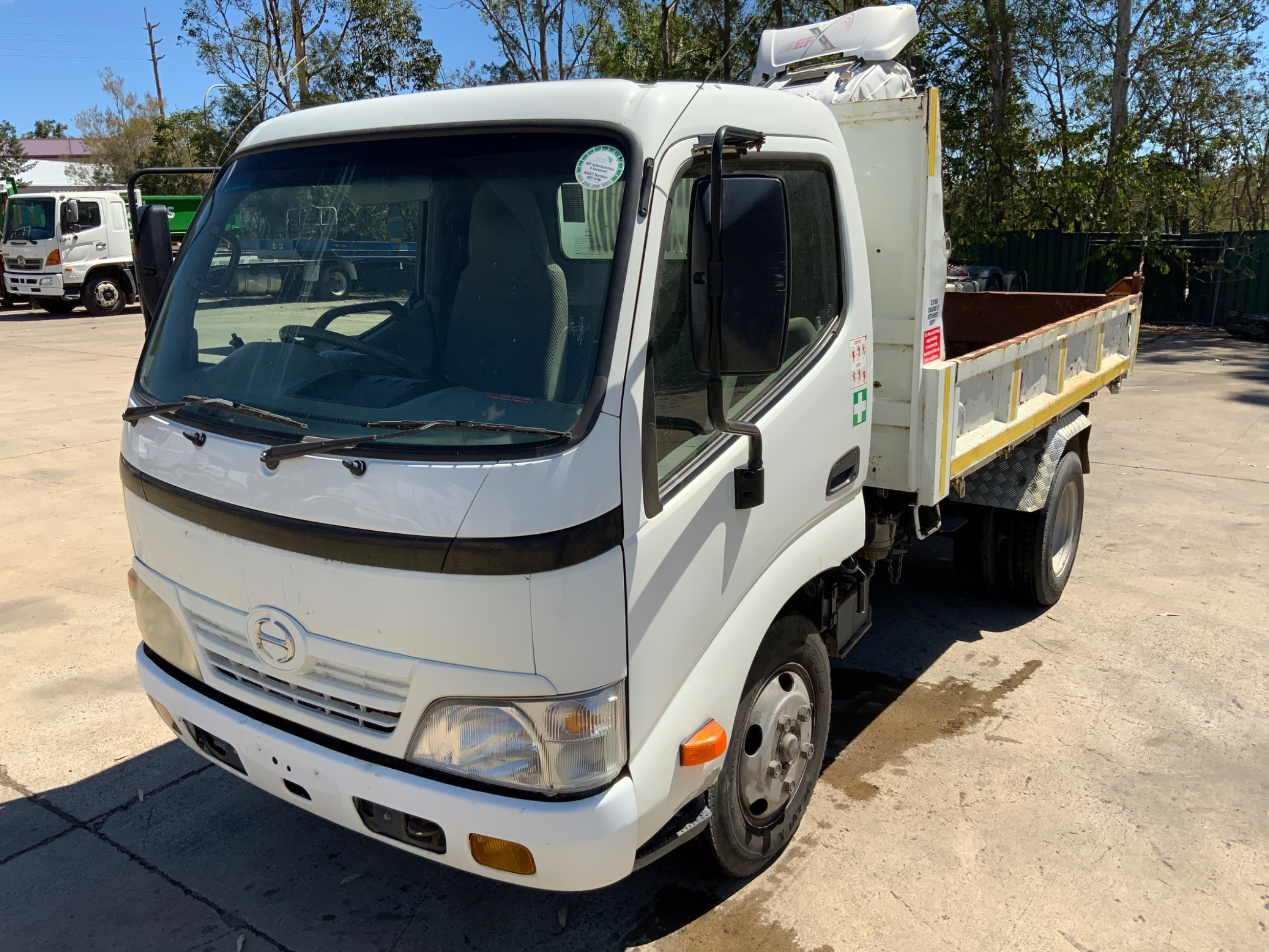 2008 HINO 300 SERIES 414 MANUAL TIPPER
