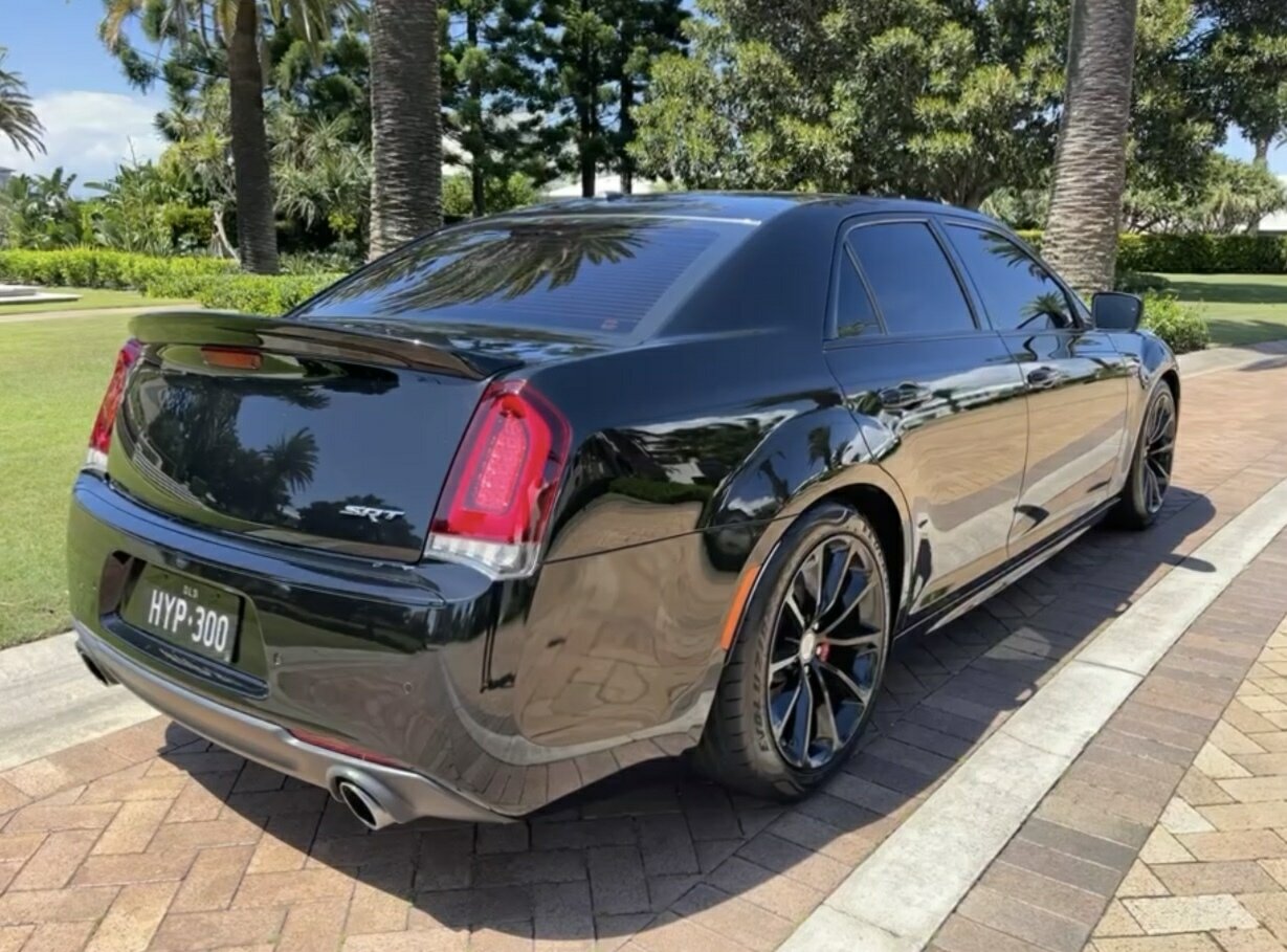 2016 CHRYSLER 300 SRT HYPERBLACK 8 SP AUTOMATIC 4D SEDAN
