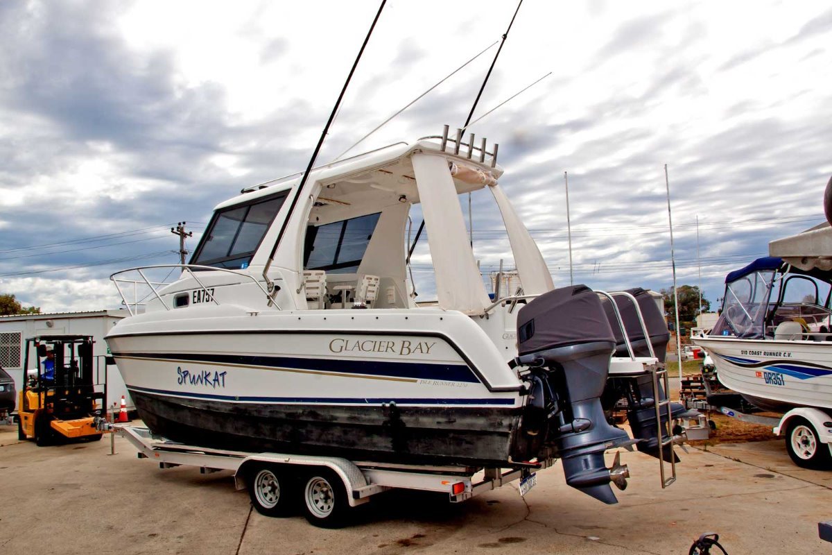 2003 GLACIER BAY 2270 ISLE RUNNER