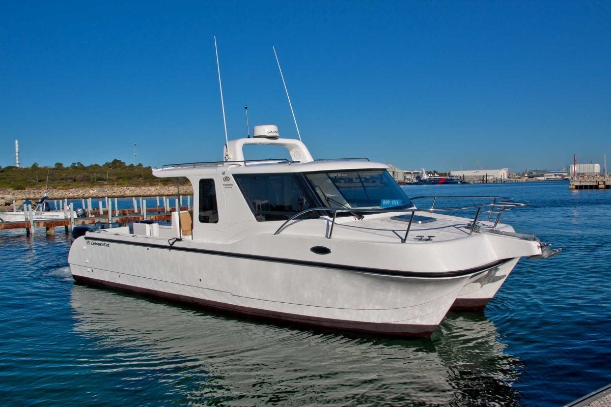 LEISURECAT KINGFISHER 9000 FISHING BOAT