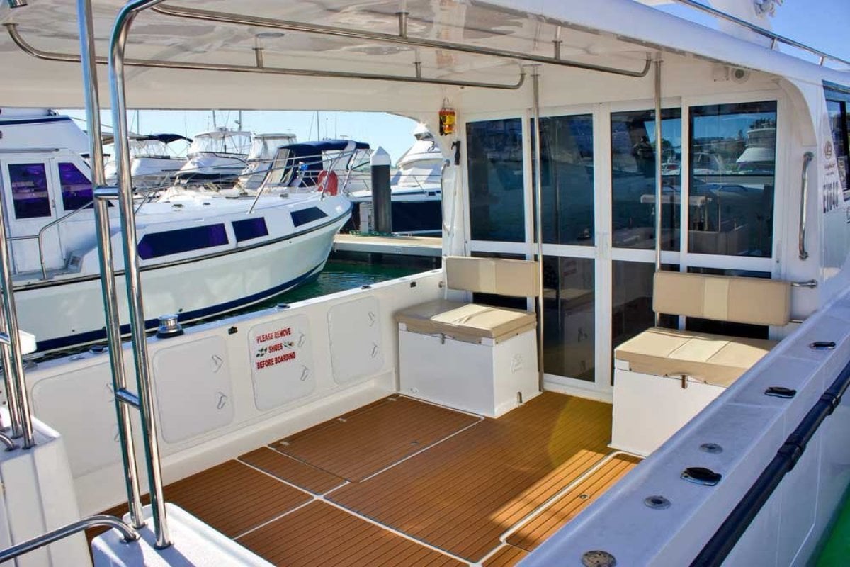 LEISURECAT KINGFISHER 9000 FISHING BOAT